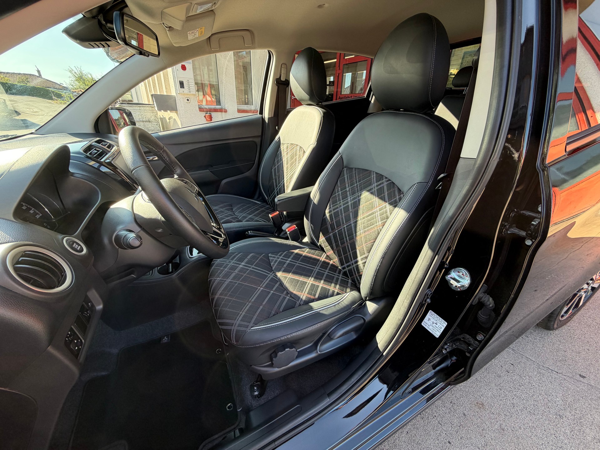 MITSUBISHI Space Star 1.2 CVT Intense+-image-13