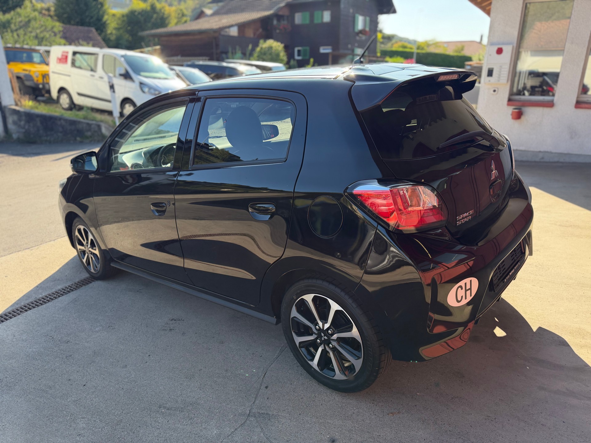 MITSUBISHI Space Star 1.2 CVT Intense+-image-3