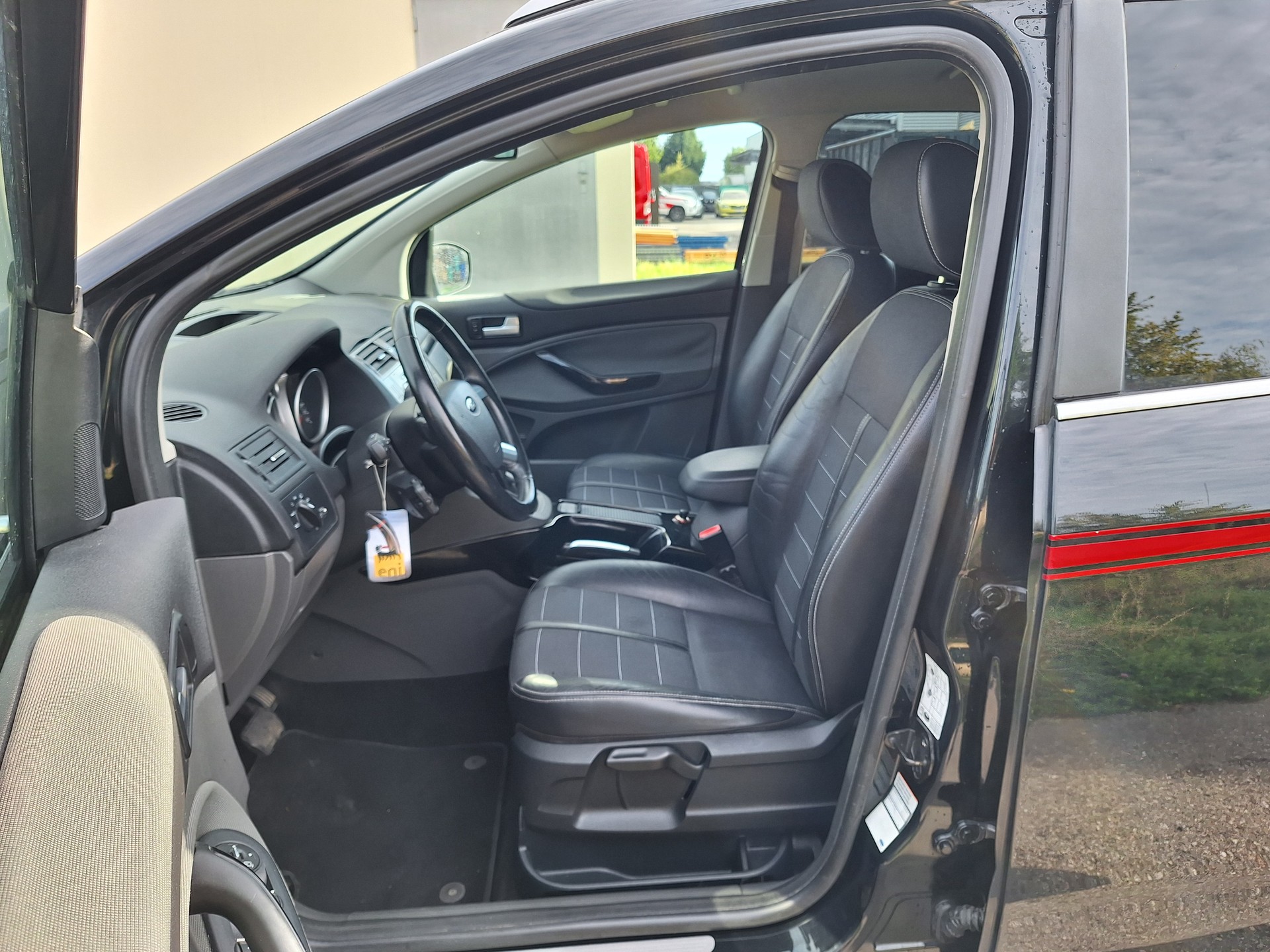 FORD Kuga 2.0 TDCi Titanium S 4WD PowerShift-image-6