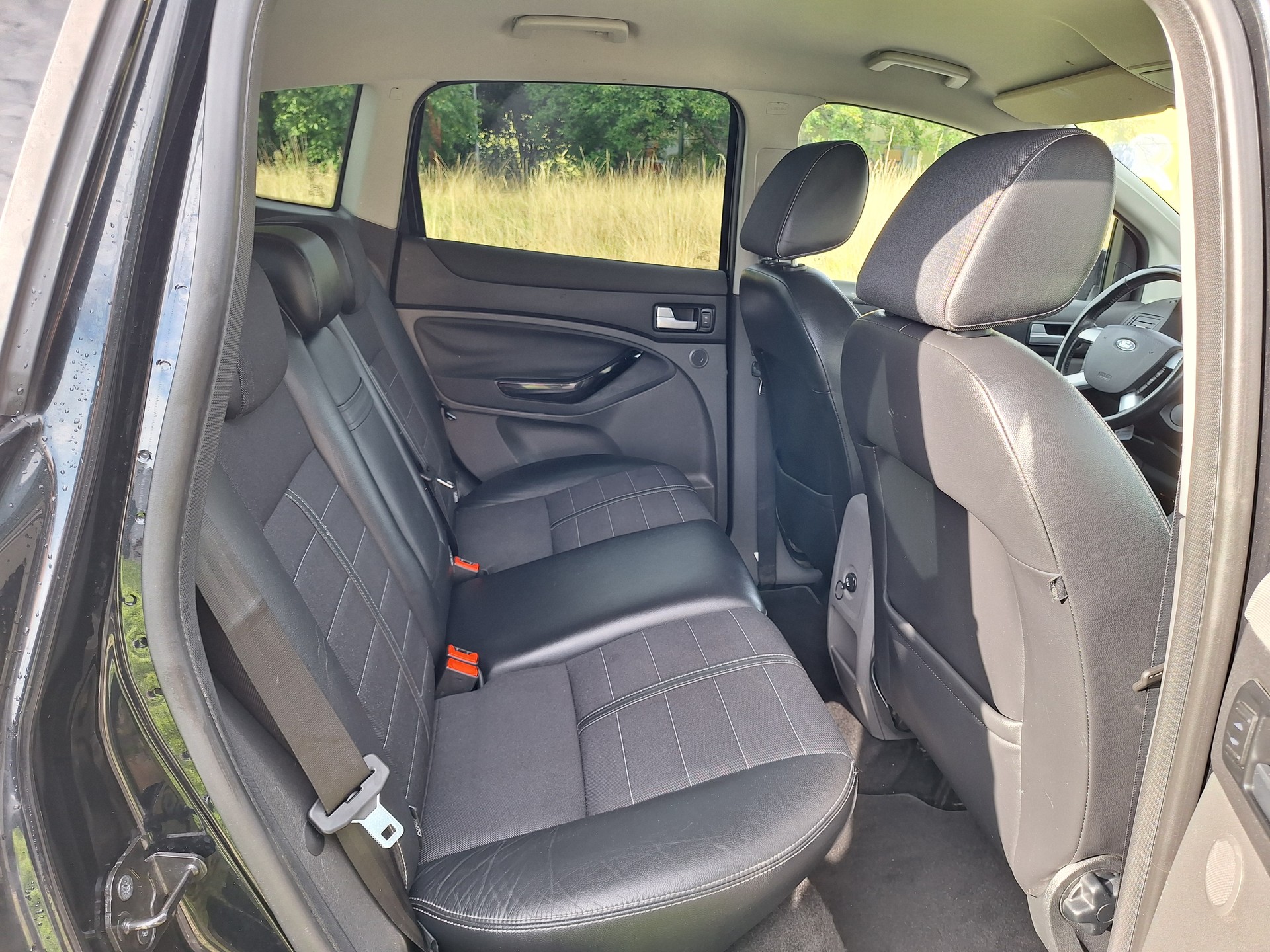 FORD Kuga 2.0 TDCi Titanium S 4WD PowerShift-image-8