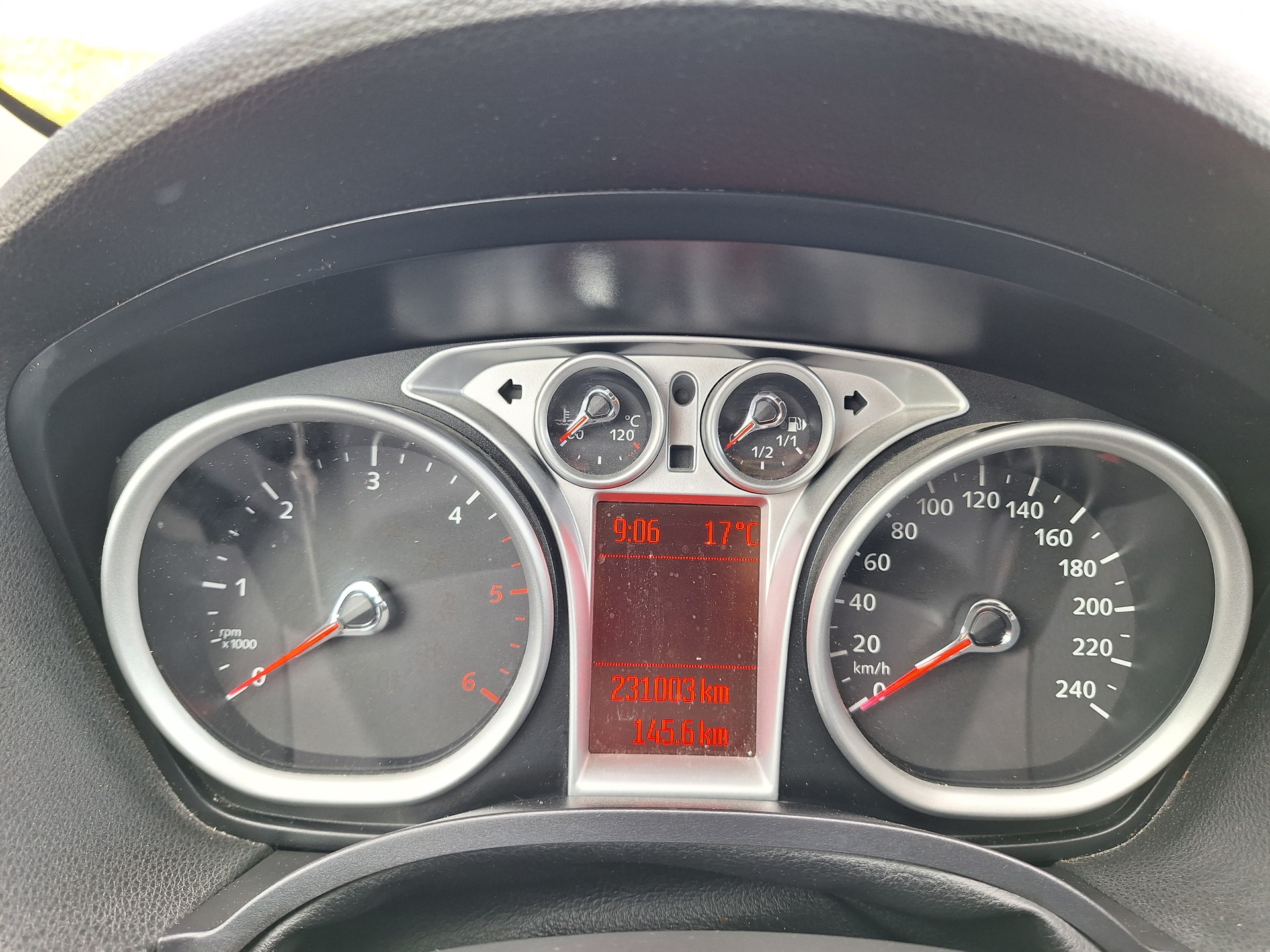 FORD Kuga 2.0 TDCi Titanium S 4WD PowerShift-image-11