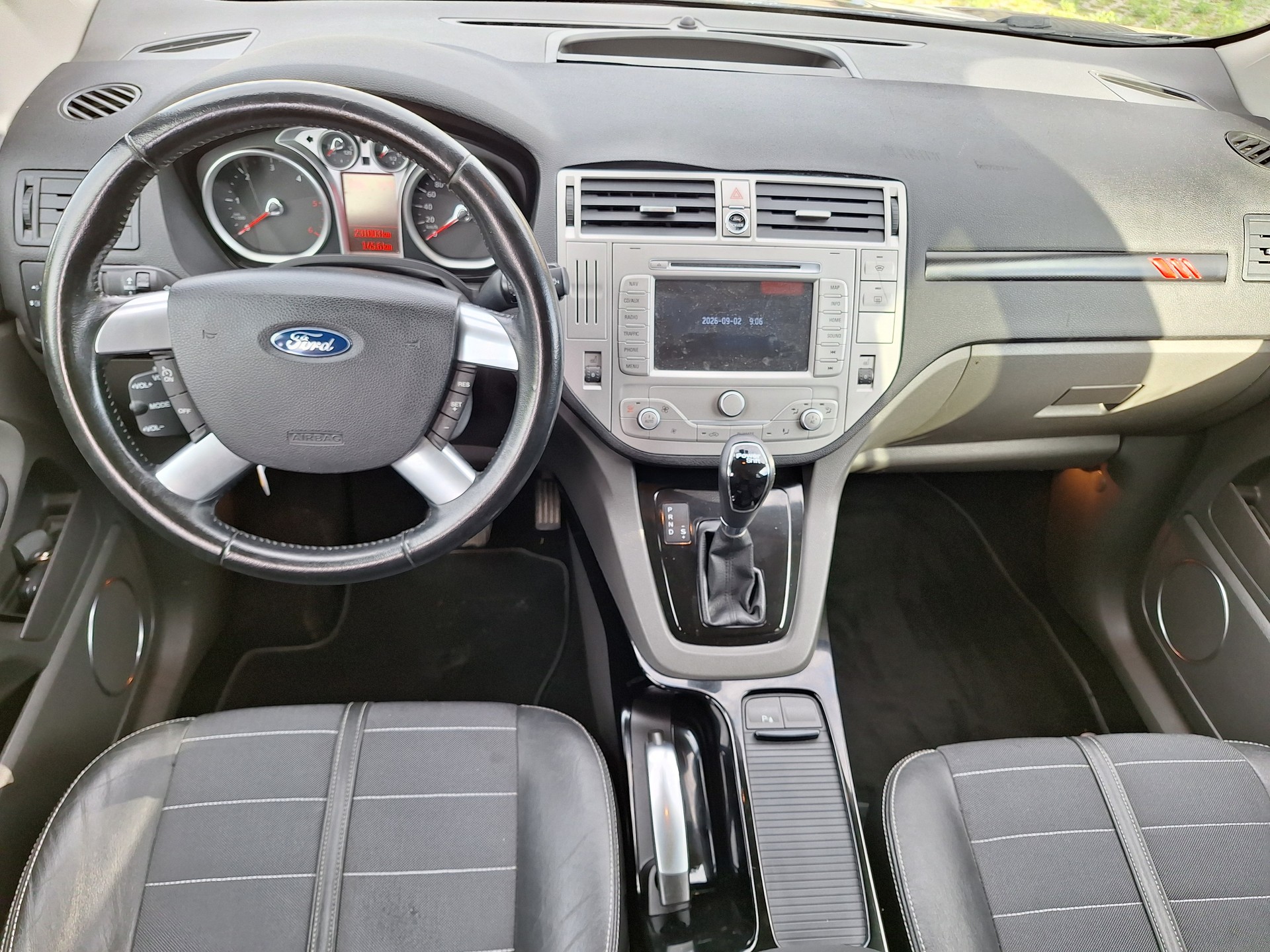 FORD Kuga 2.0 TDCi Titanium S 4WD PowerShift-image-10