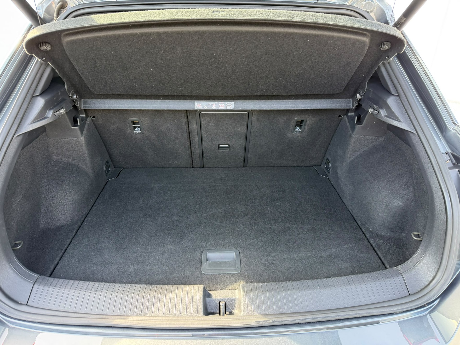 VW T-Roc 2.0 TSI R DSG 4Motion-image-12