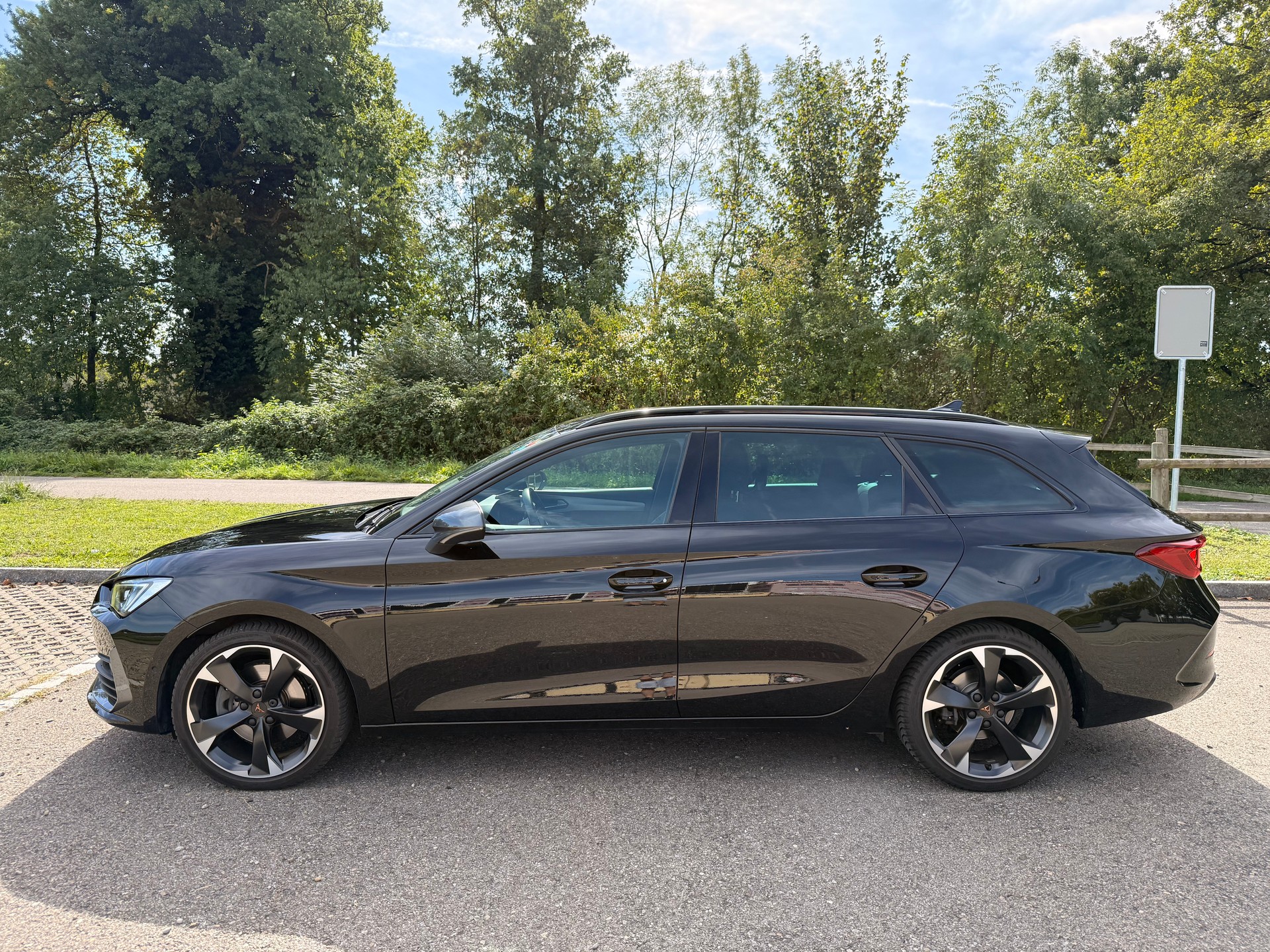 CUPRA 2.0 TSI DSG-image-2