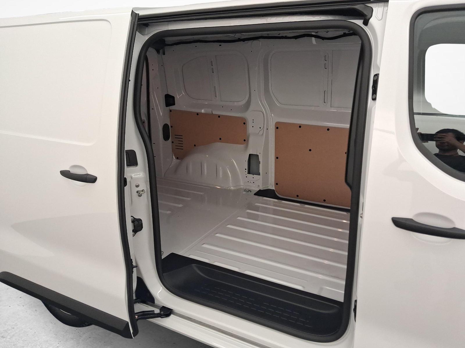 TOYOTA PROACE Van L1 1.5 D Active-image-10