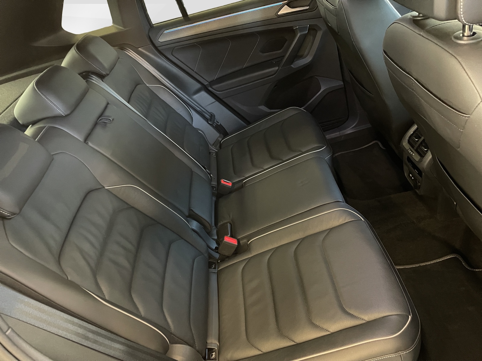 VW Tiguan 2.0 TDI SCR R-Line DSG-image-9