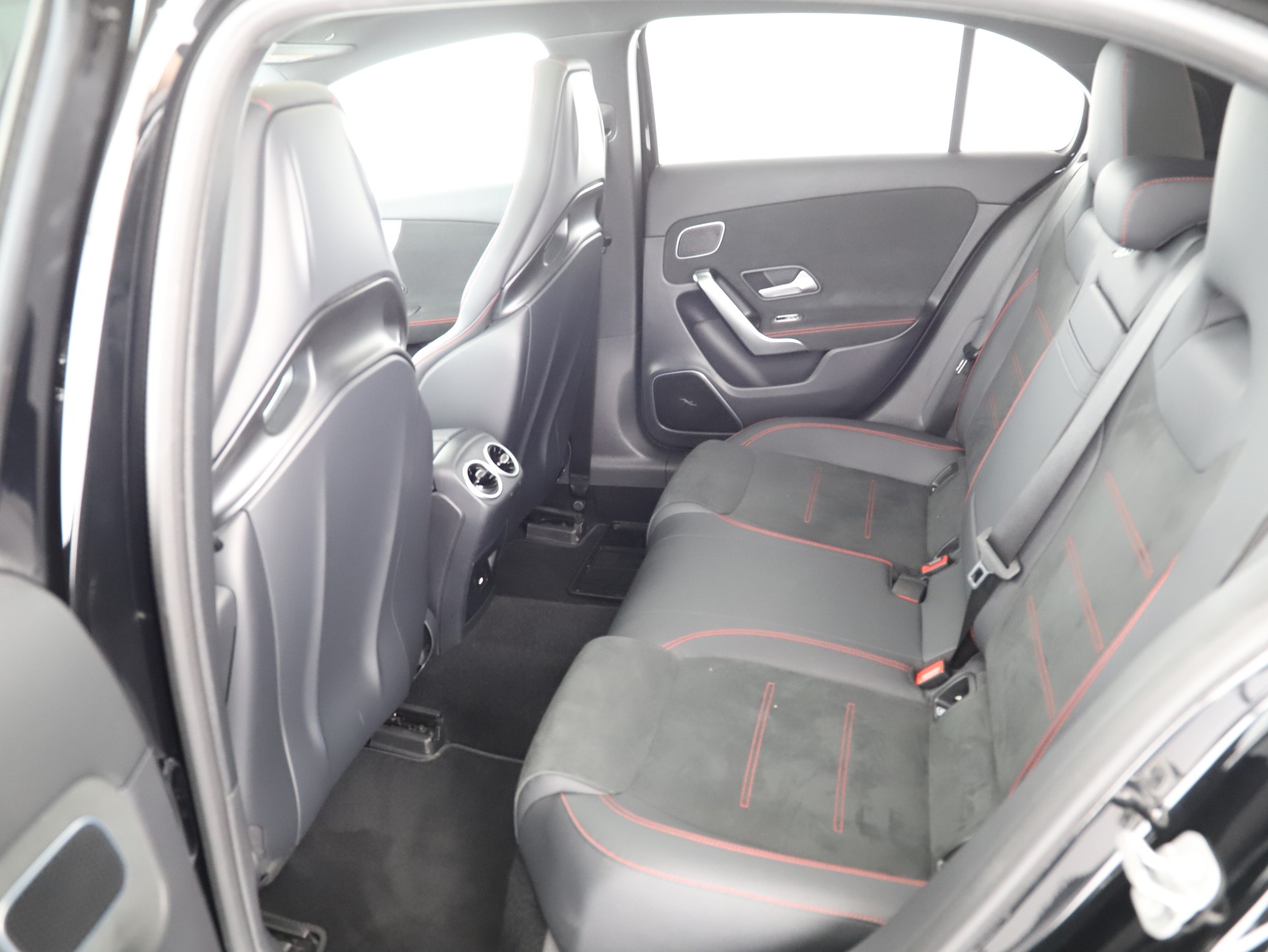 MERCEDES-BENZ A AMG 45 S 4Matic 8G-DCT-image-12