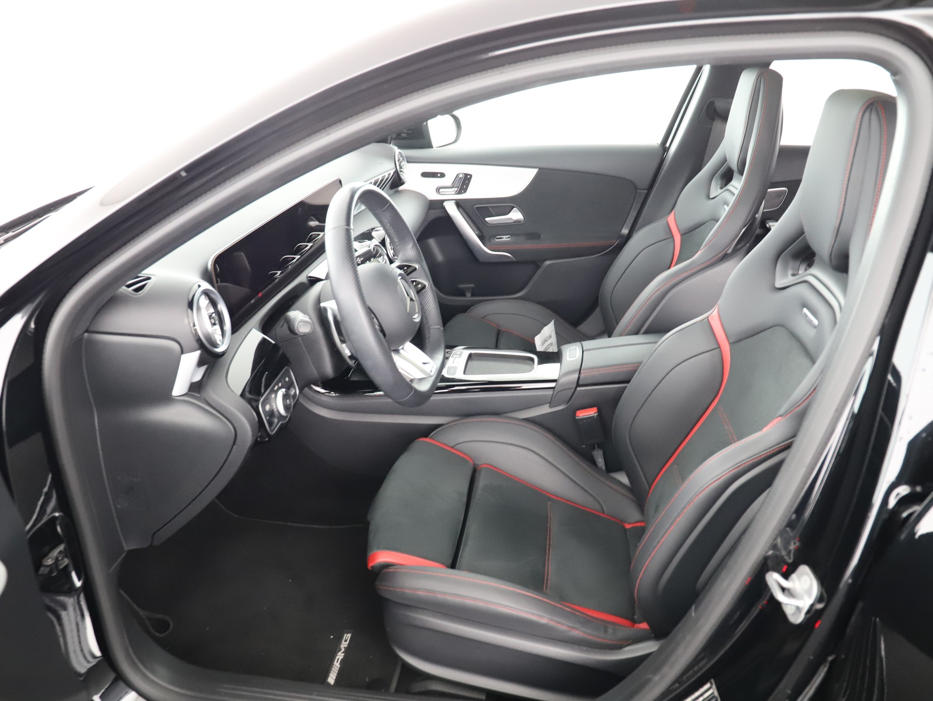 MERCEDES-BENZ A AMG 45 S 4Matic 8G-DCT-image-8