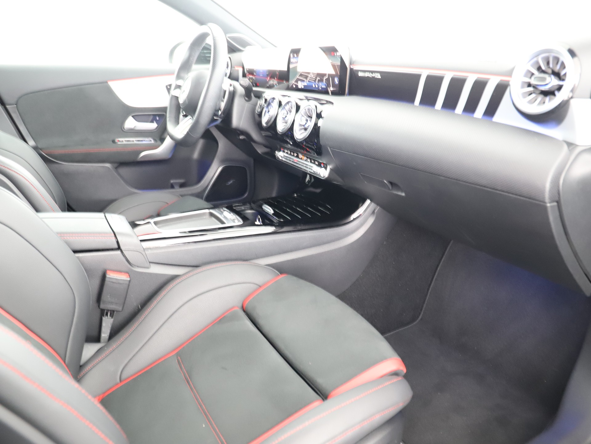 MERCEDES-BENZ A AMG 45 S 4Matic 8G-DCT-image-9