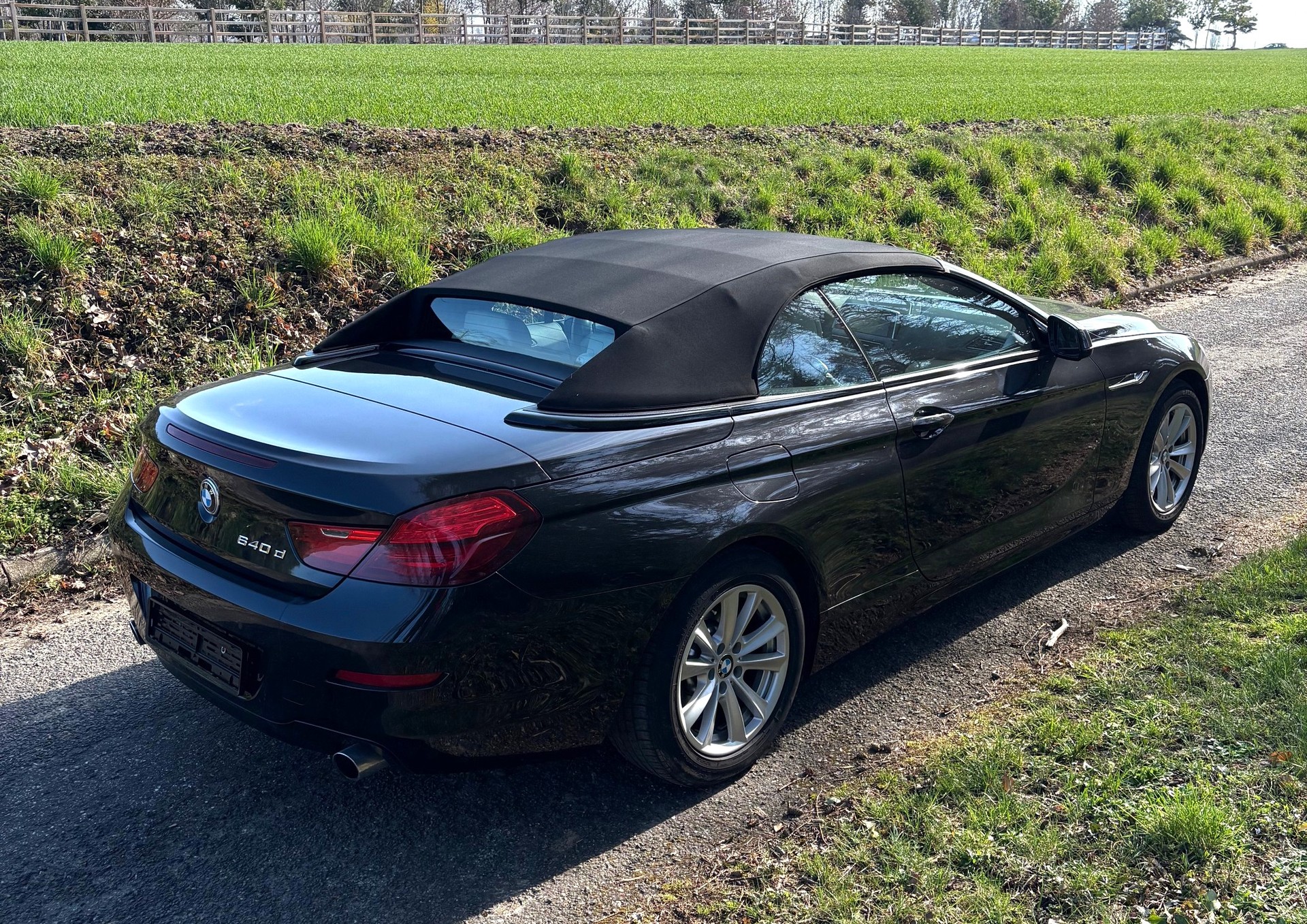 BMW 640d Cabrio-image-6