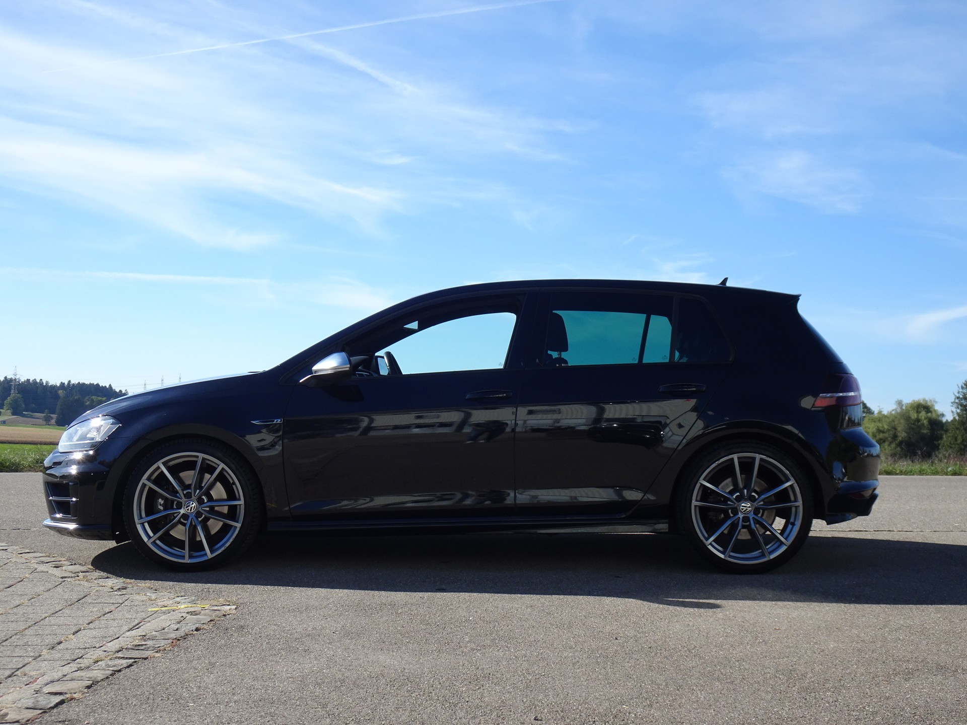 VW Golf 2.0 TSI R 4Motion DSG-image-1