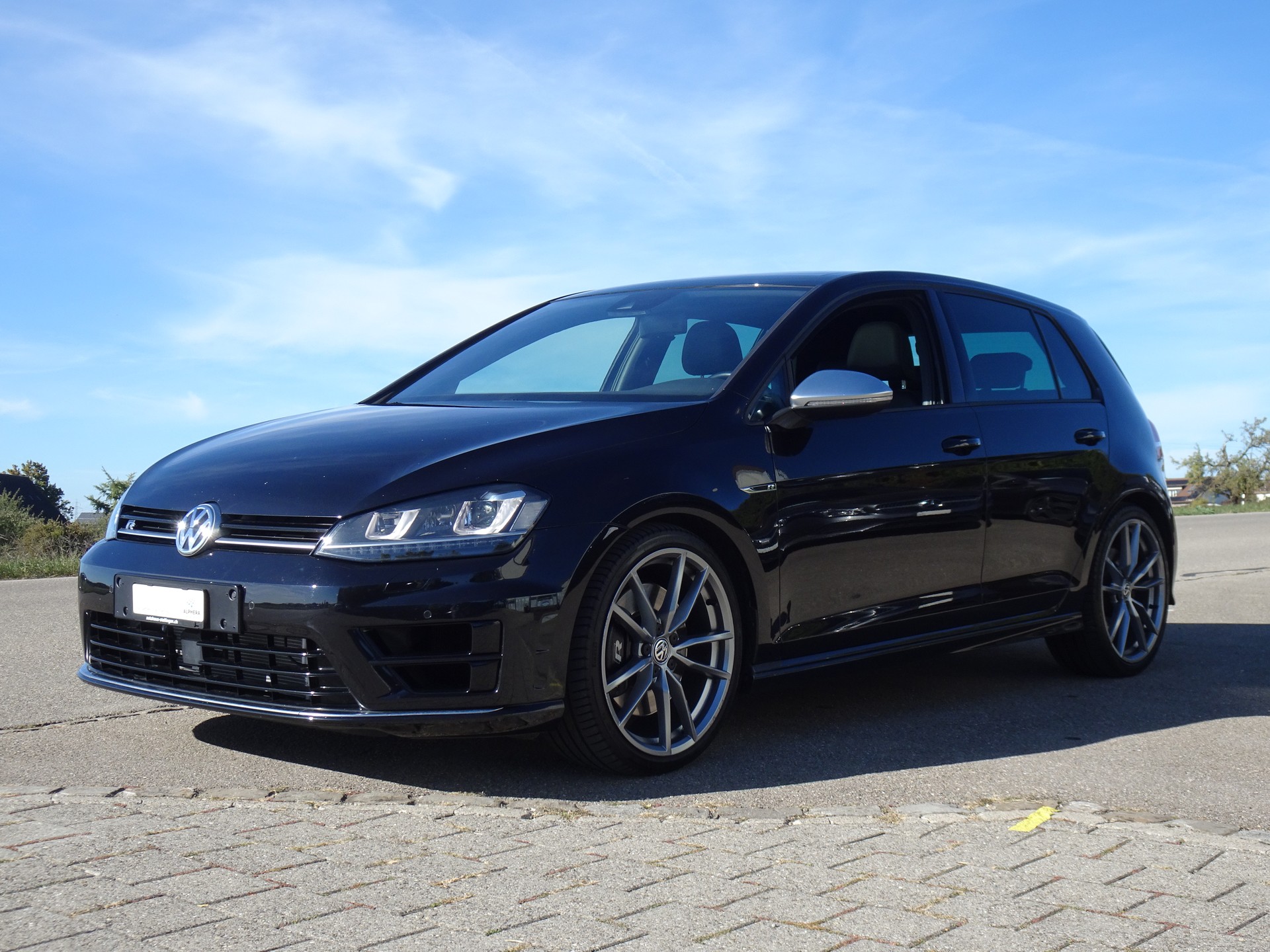 VW Golf 2.0 TSI R 4Motion DSG-image-0
