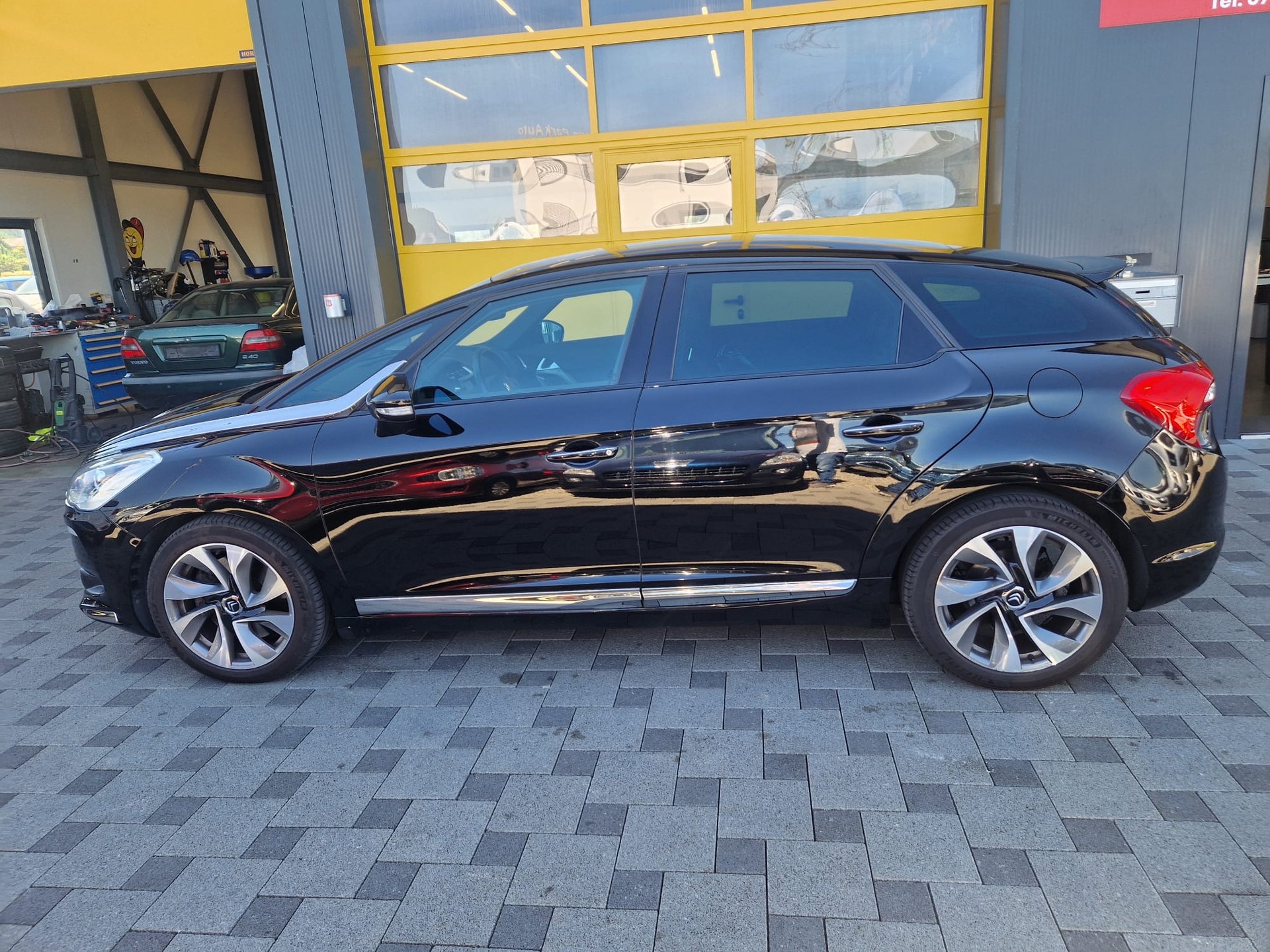 DS AUTOMOBILES DS5 2.0 HDi SO Chic Automatic-image-5