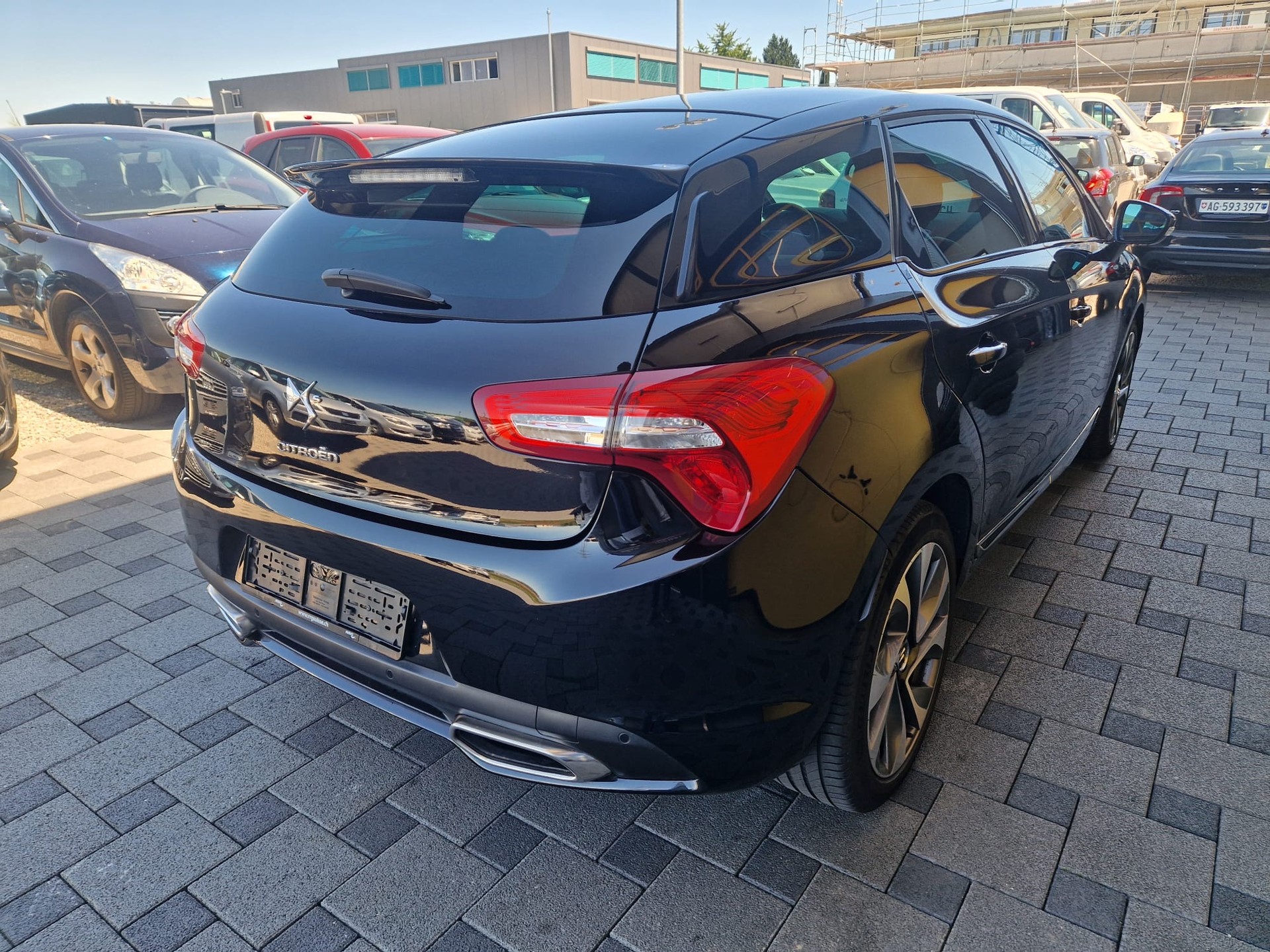 DS AUTOMOBILES DS5 2.0 HDi SO Chic Automatic-image-3