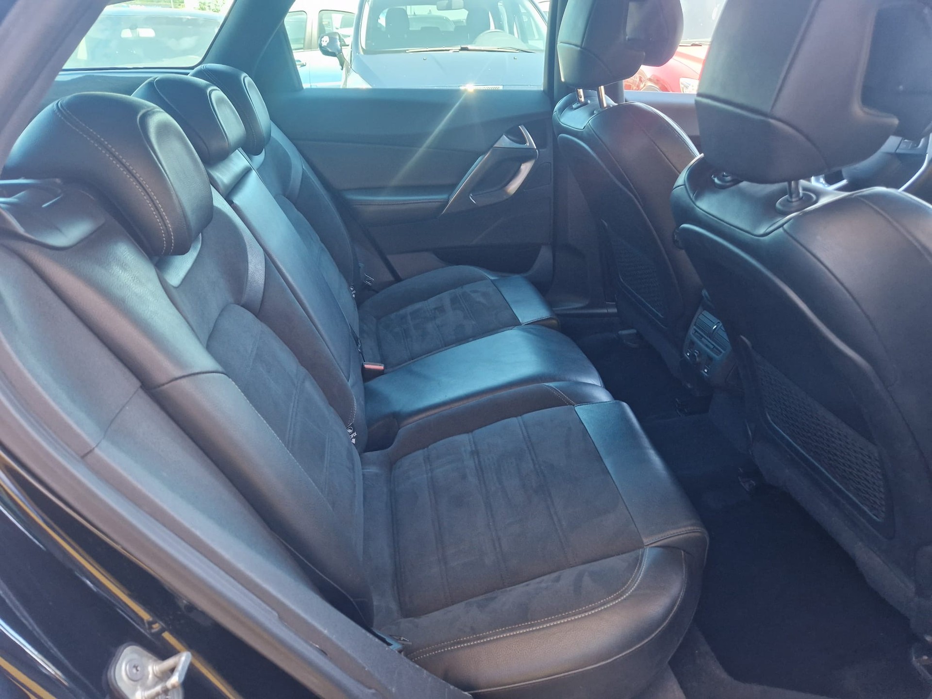 DS AUTOMOBILES DS5 2.0 HDi SO Chic Automatic-image-8