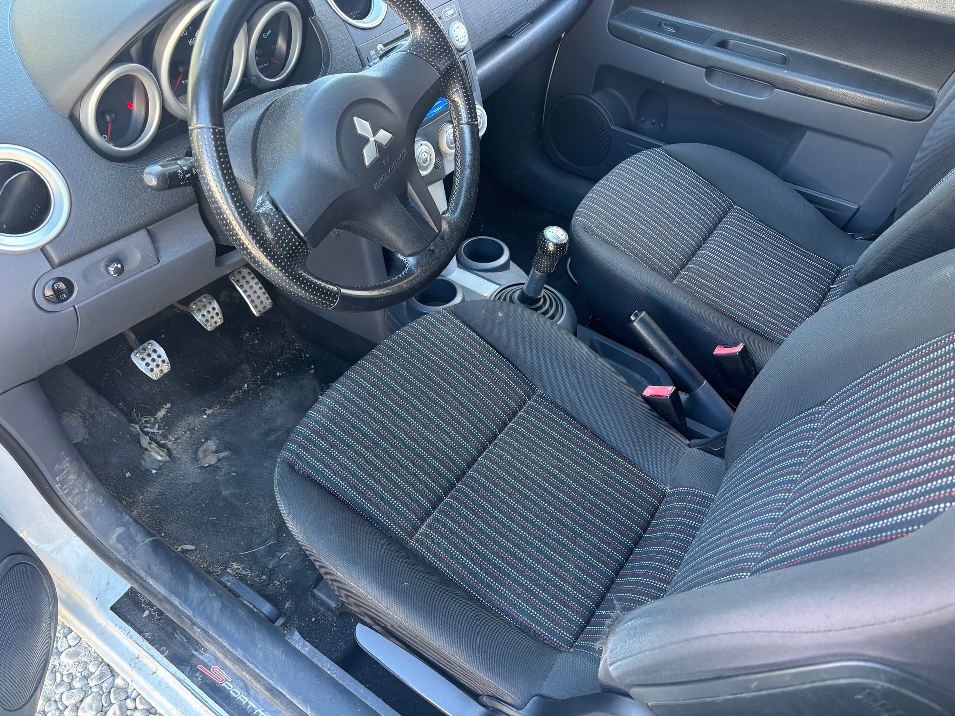MITSUBISHI Colt 1.3 16V Sport motion-image-8