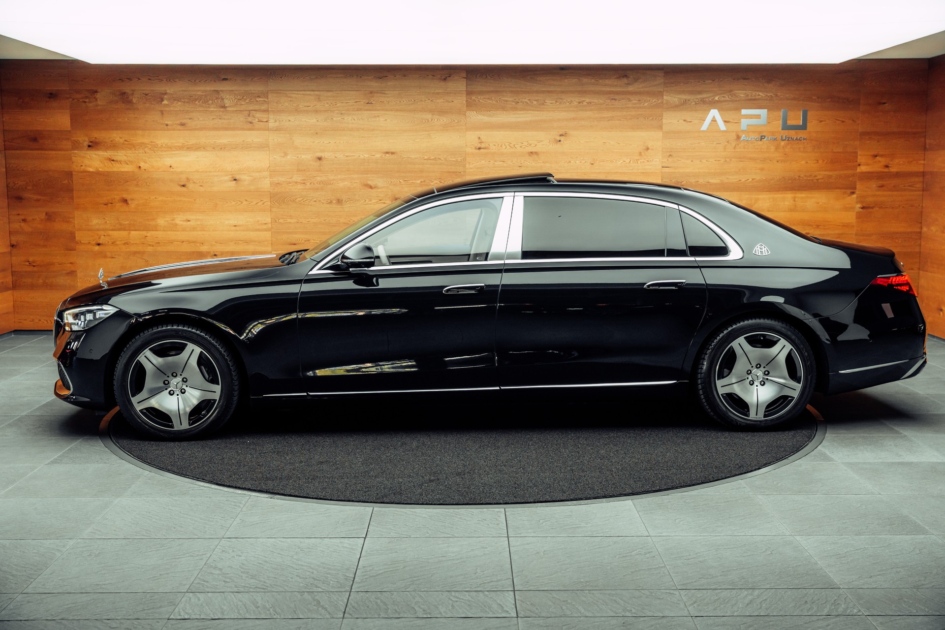 MERCEDES-BENZ S 580 4Matic Maybach 9G-Tronic-showroom-element-3