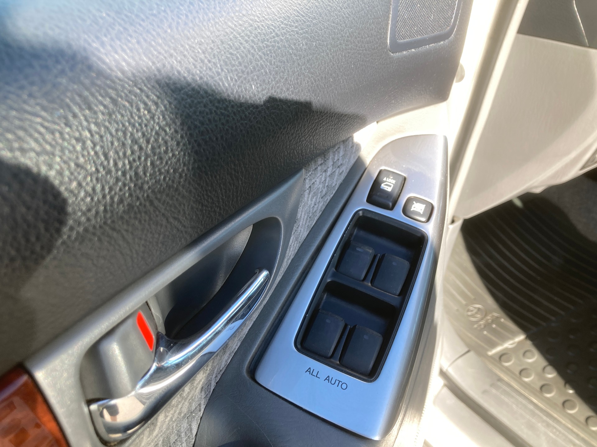TOYOTA Land Cruiser 3.0 TD Linea Terra mit 3.5t Anhängelast-image-10