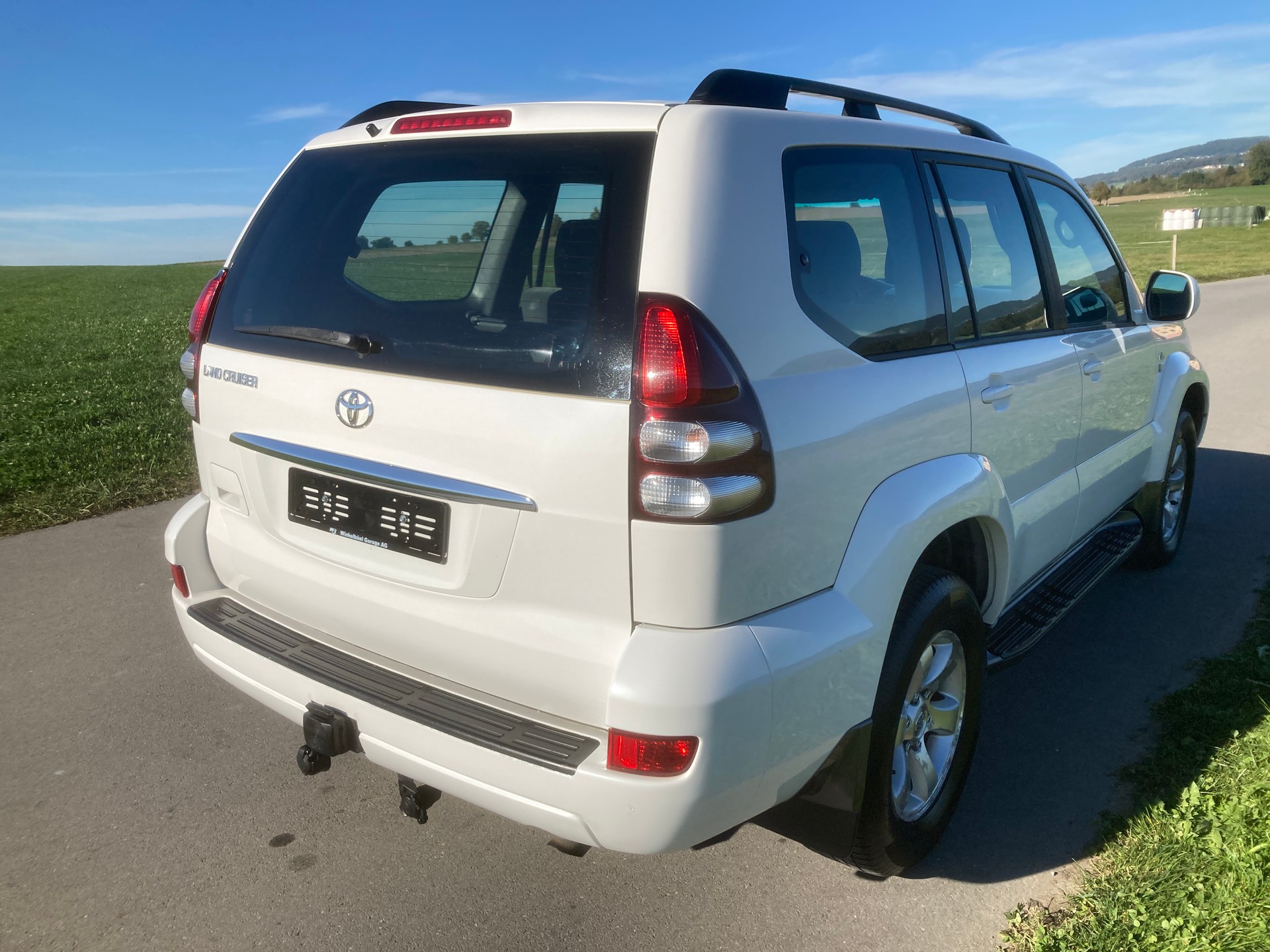 TOYOTA Land Cruiser 3.0 TD Linea Terra mit 3.5t Anhängelast-image-2