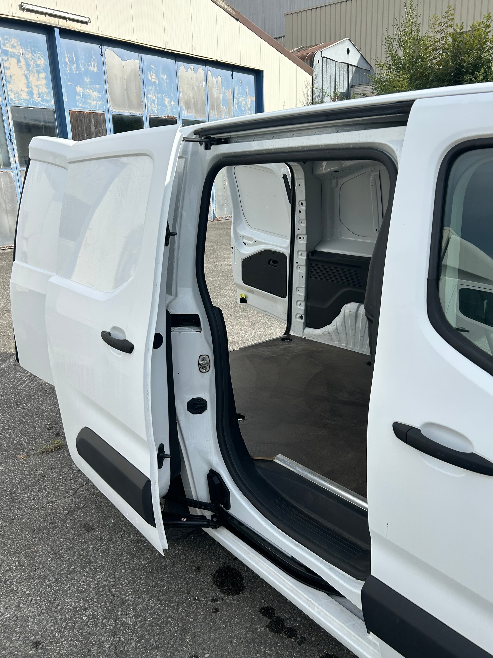 CITROEN Berlingo Van 1.2 Pure Tech 110 s/s Driver 650kg-image-4