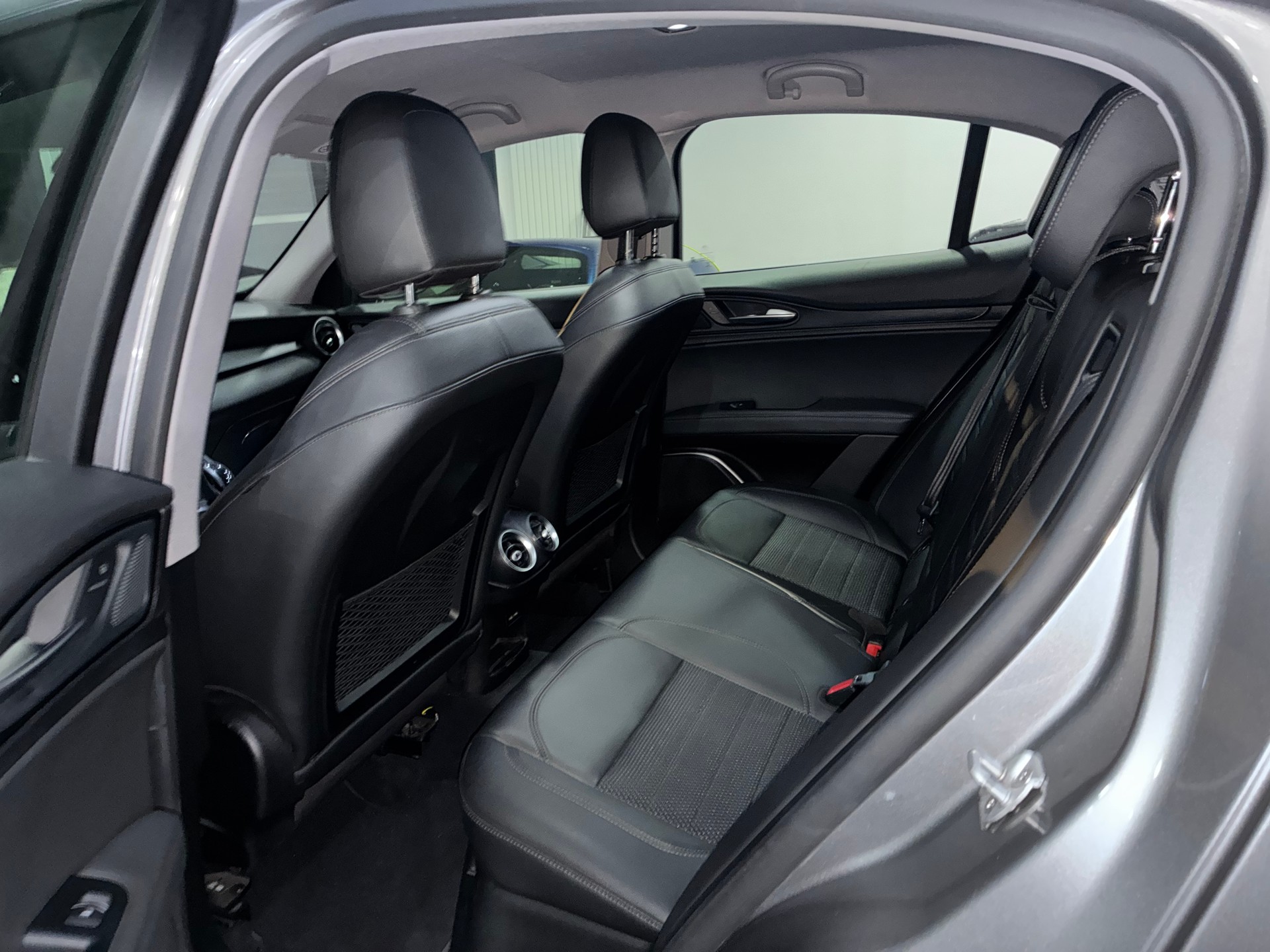 ALFA ROMEO Stelvio 2.2 JTDM Executive Q4 Automatic-image-13