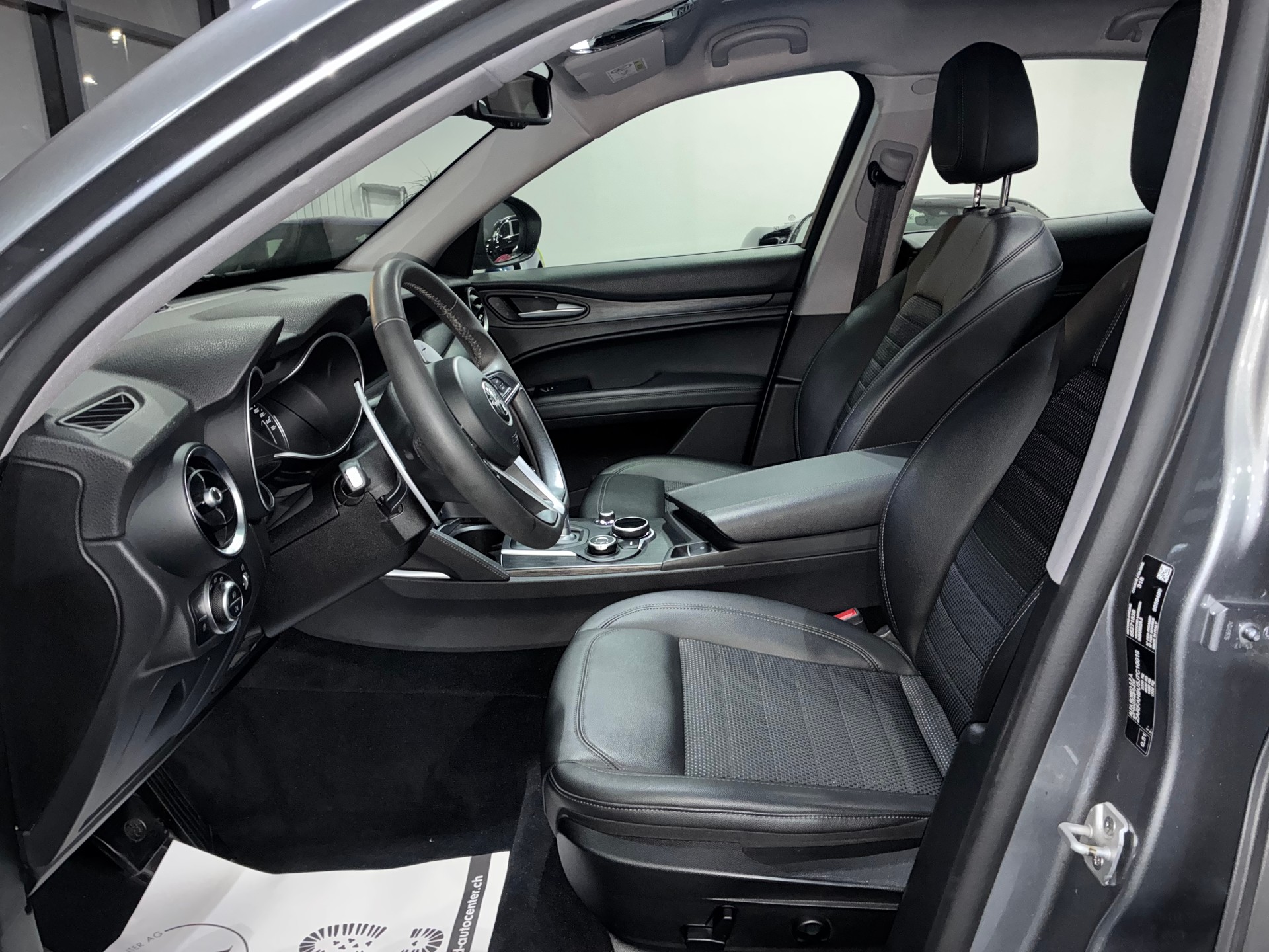 ALFA ROMEO Stelvio 2.2 JTDM Executive Q4 Automatic-image-11