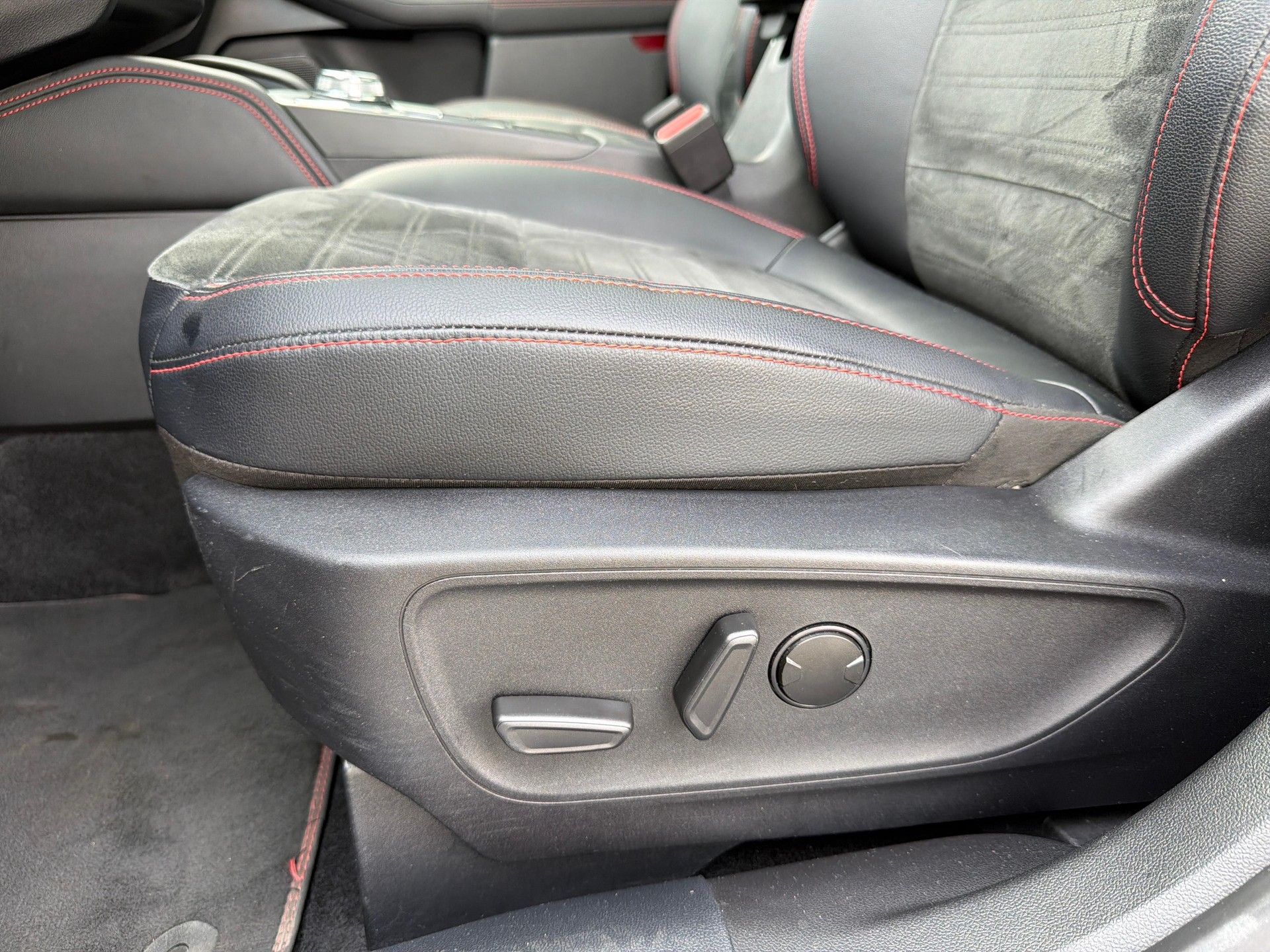 FORD Kuga 2.5 Hybrid ST-Line X 4x4-image-10