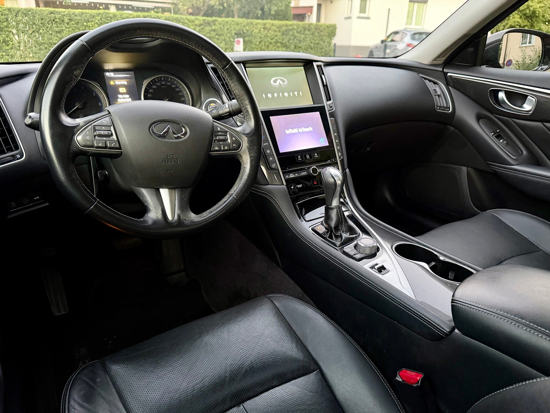 INFINITI Q50 2.2d Premium Executive Automatic-image-10