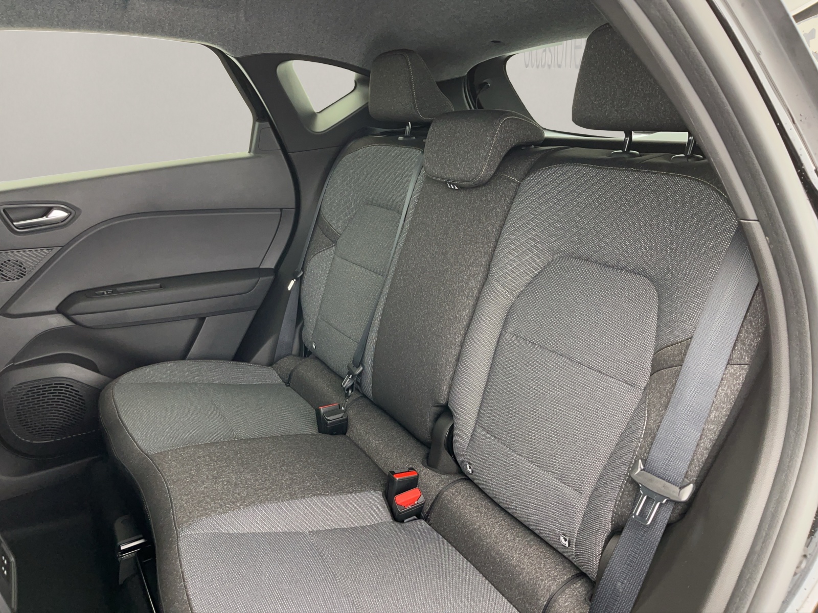 RENAULT Captur 1.8 E-Tech techno-image-16