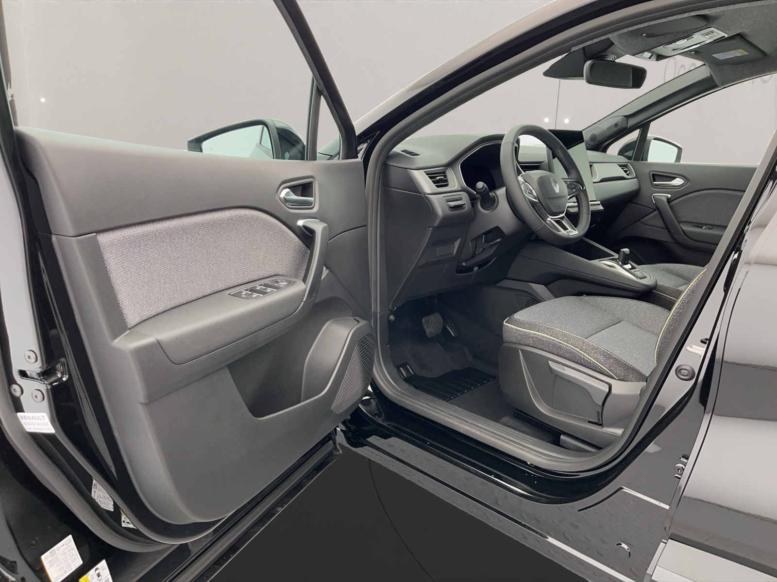 RENAULT Captur 1.8 E-Tech techno-image-6