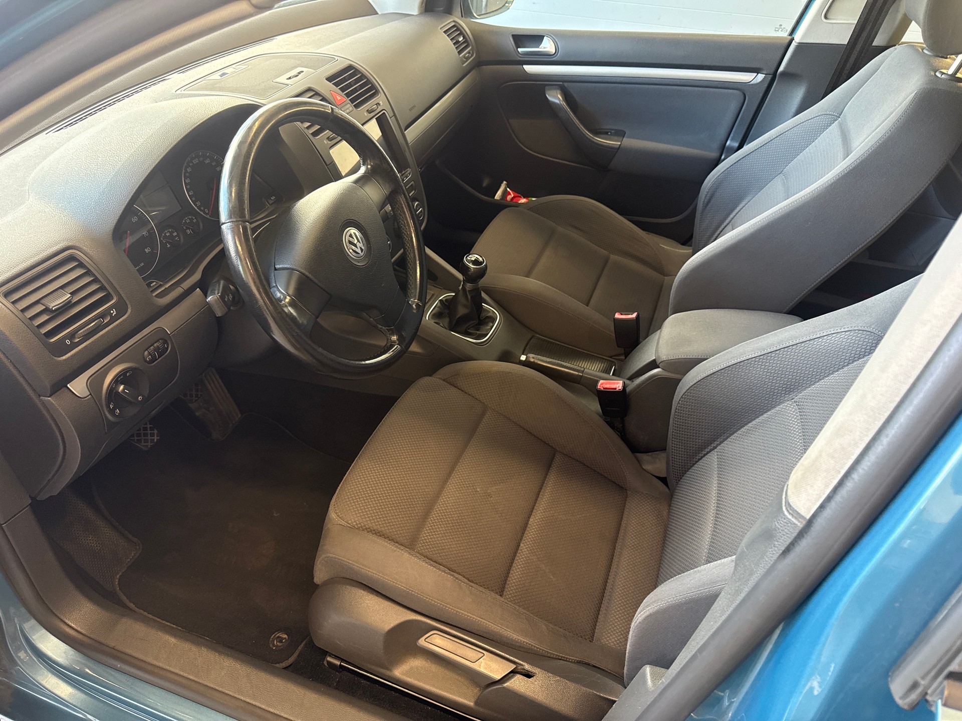 VW Golf 2.0 FSI Comfortline-image-6