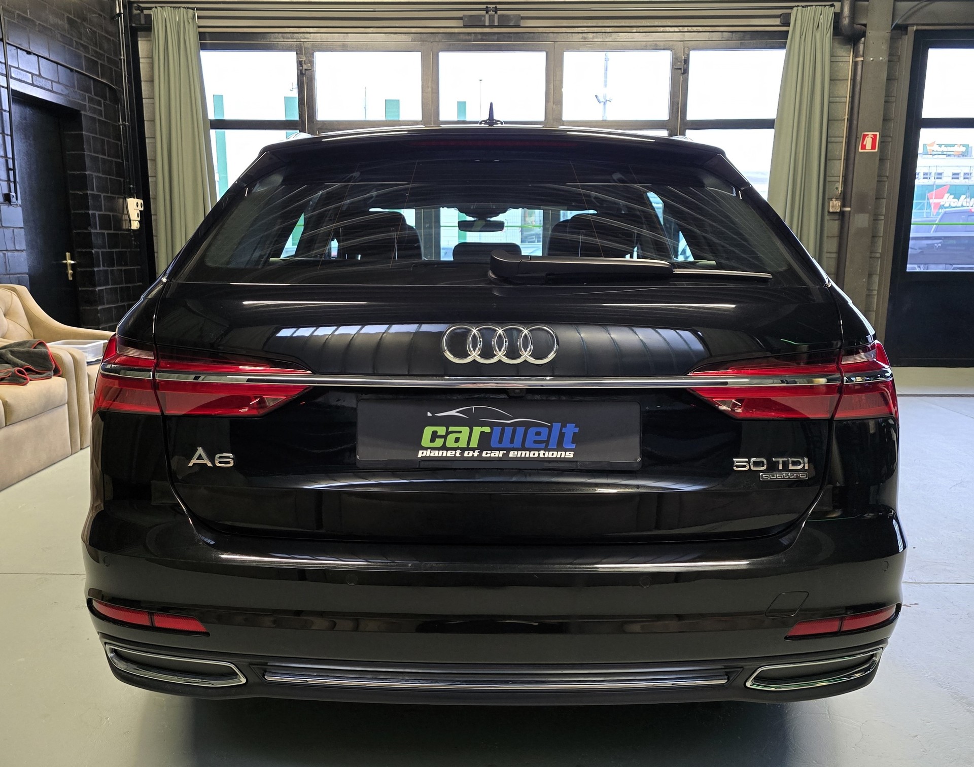 AUDI A6 Avant 50 TDI Sport quattro T-Tronic-image-3