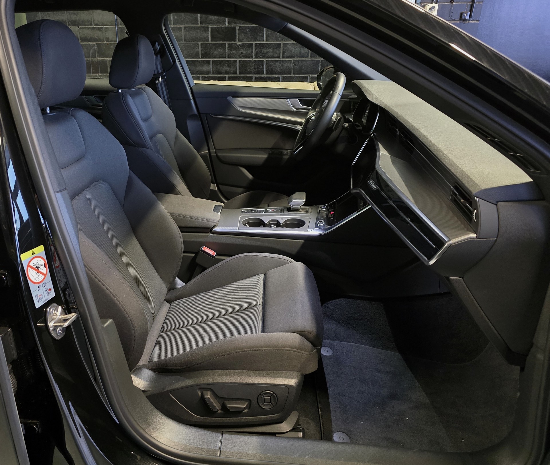 AUDI A6 Avant 50 TDI Sport quattro T-Tronic-image-5