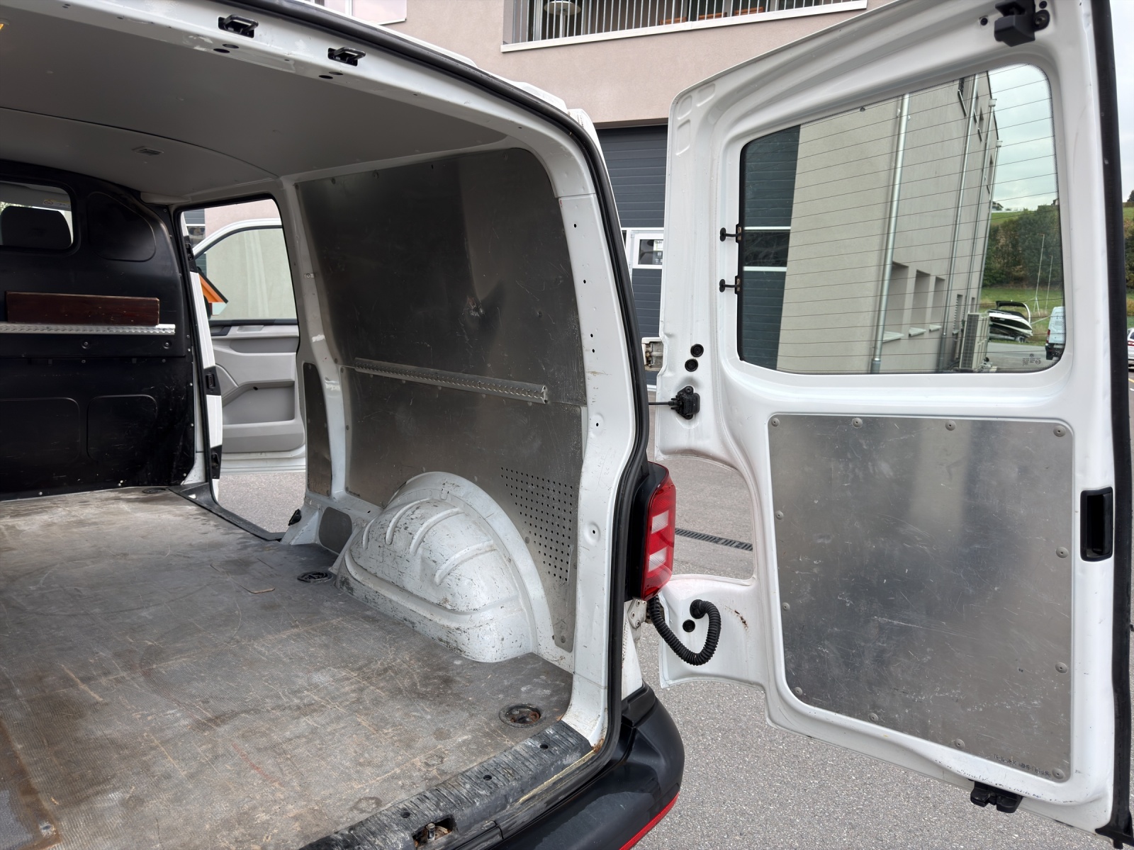 VW T6 2.0 TDI DSG-image-21