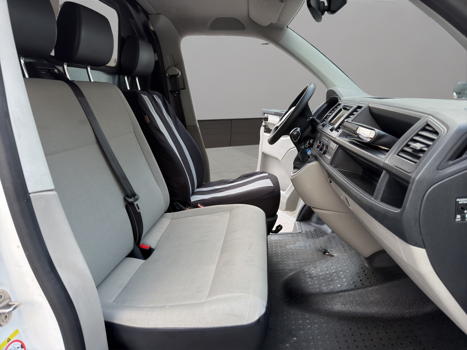 VW T6 2.0 TDI DSG-image-16