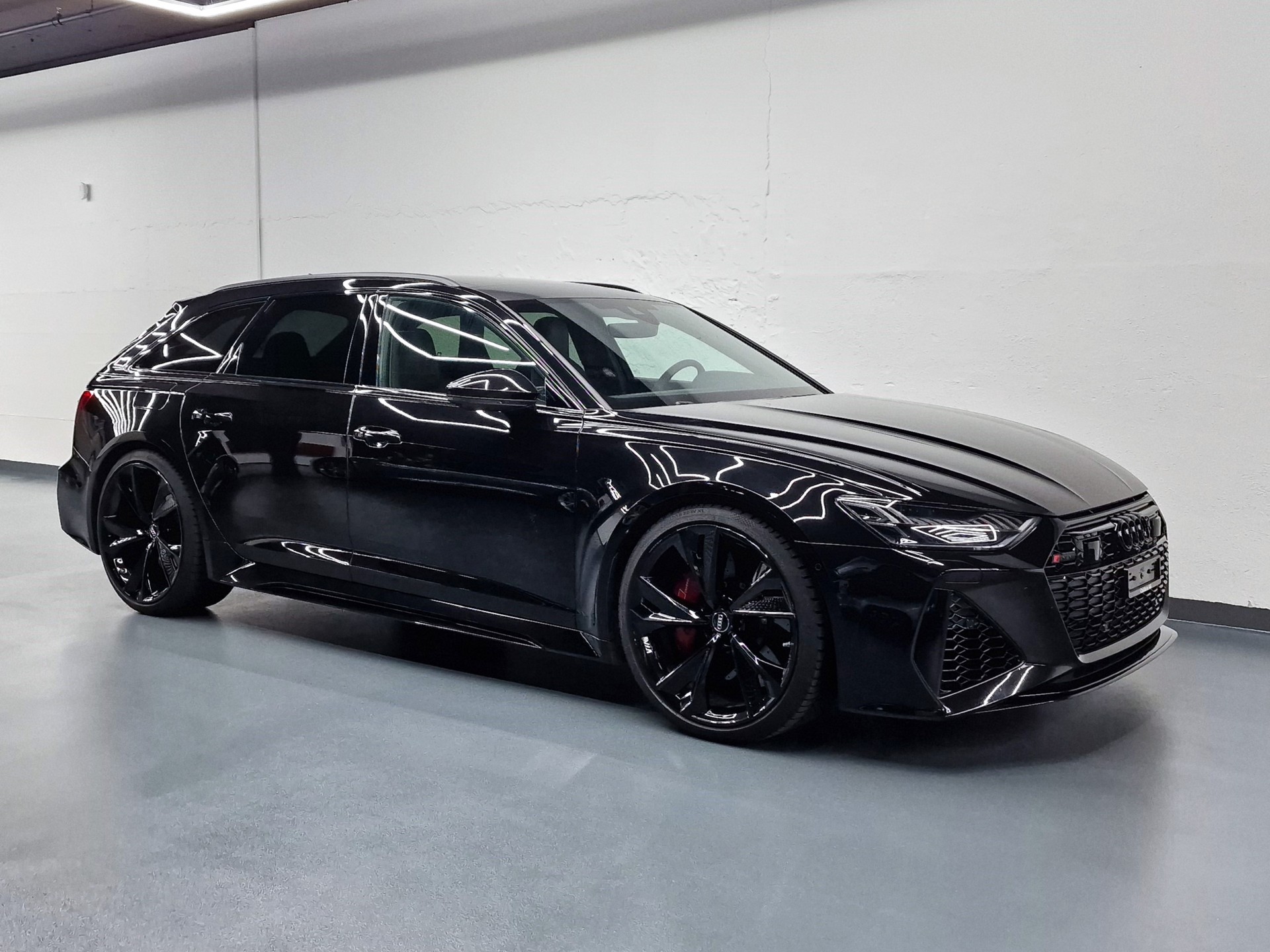 AUDI RS6 Avant 4.0 V8 TFSI quattro T-Tronic-image-1