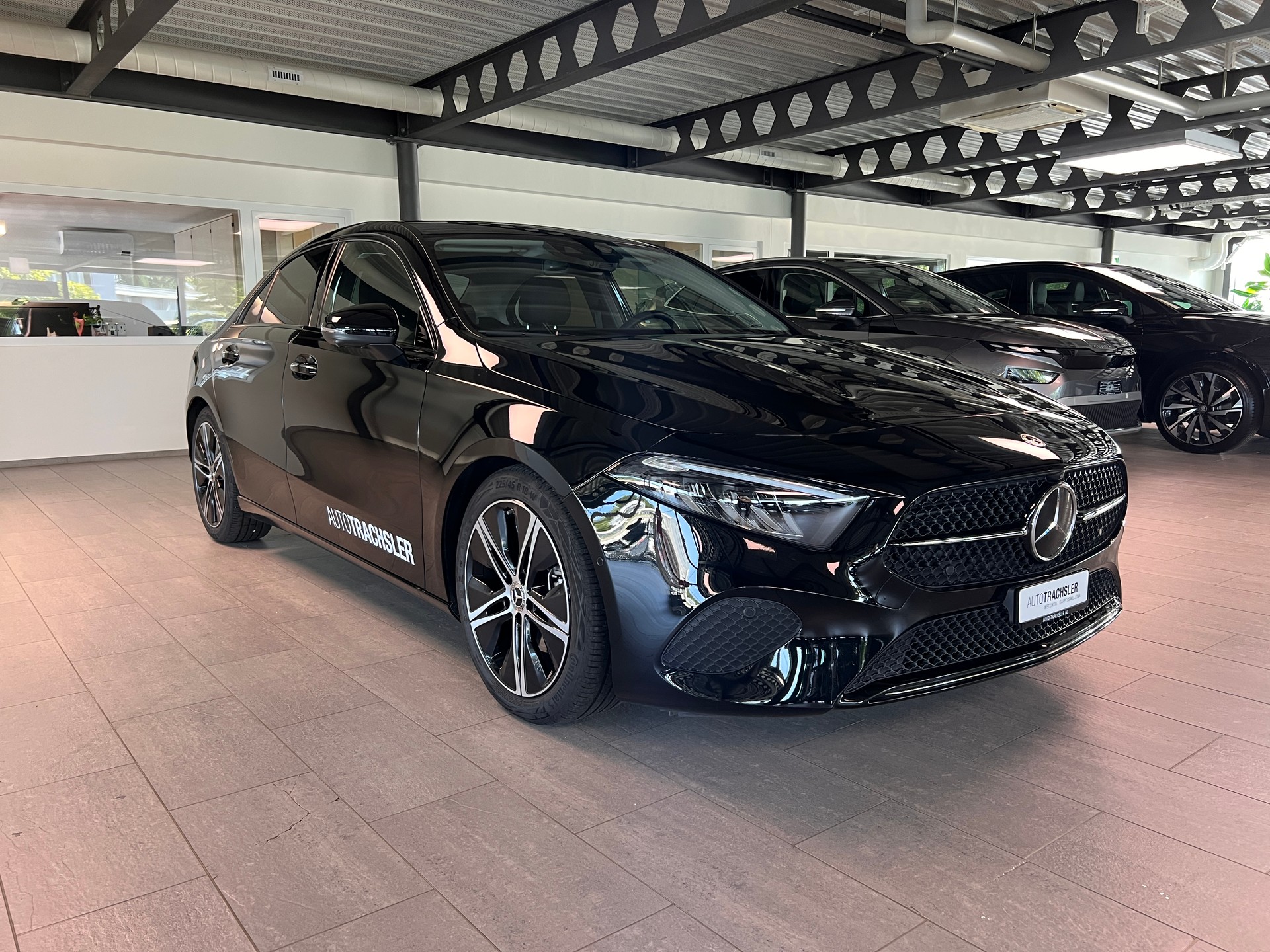 MERCEDES-BENZ A 200 7G-DCT-image-2