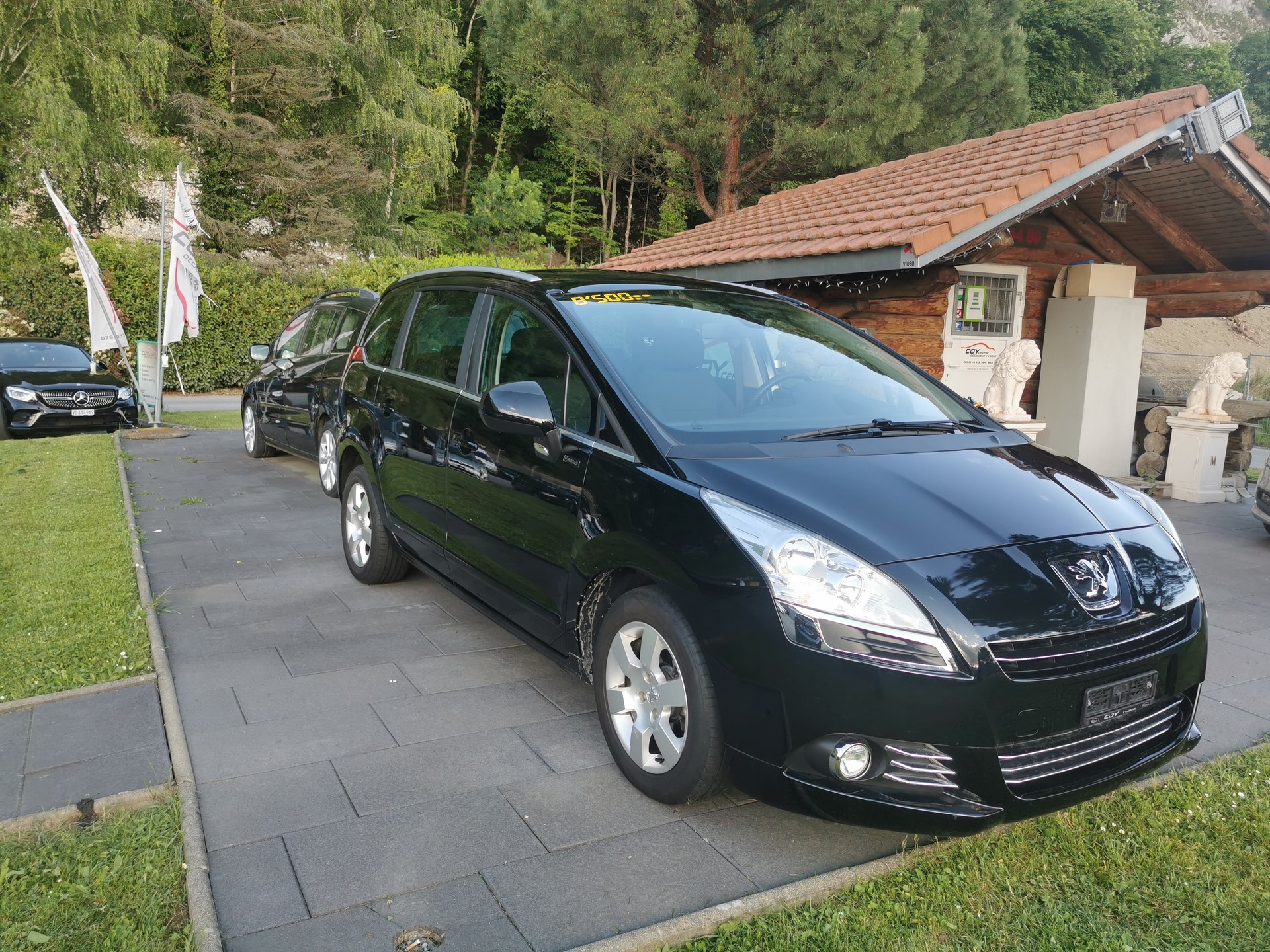 PEUGEOT 5008 1.6 16V T Family Automatic-image-8