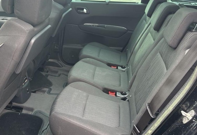 PEUGEOT 5008 1.6 16V T Family Automatic-image-6
