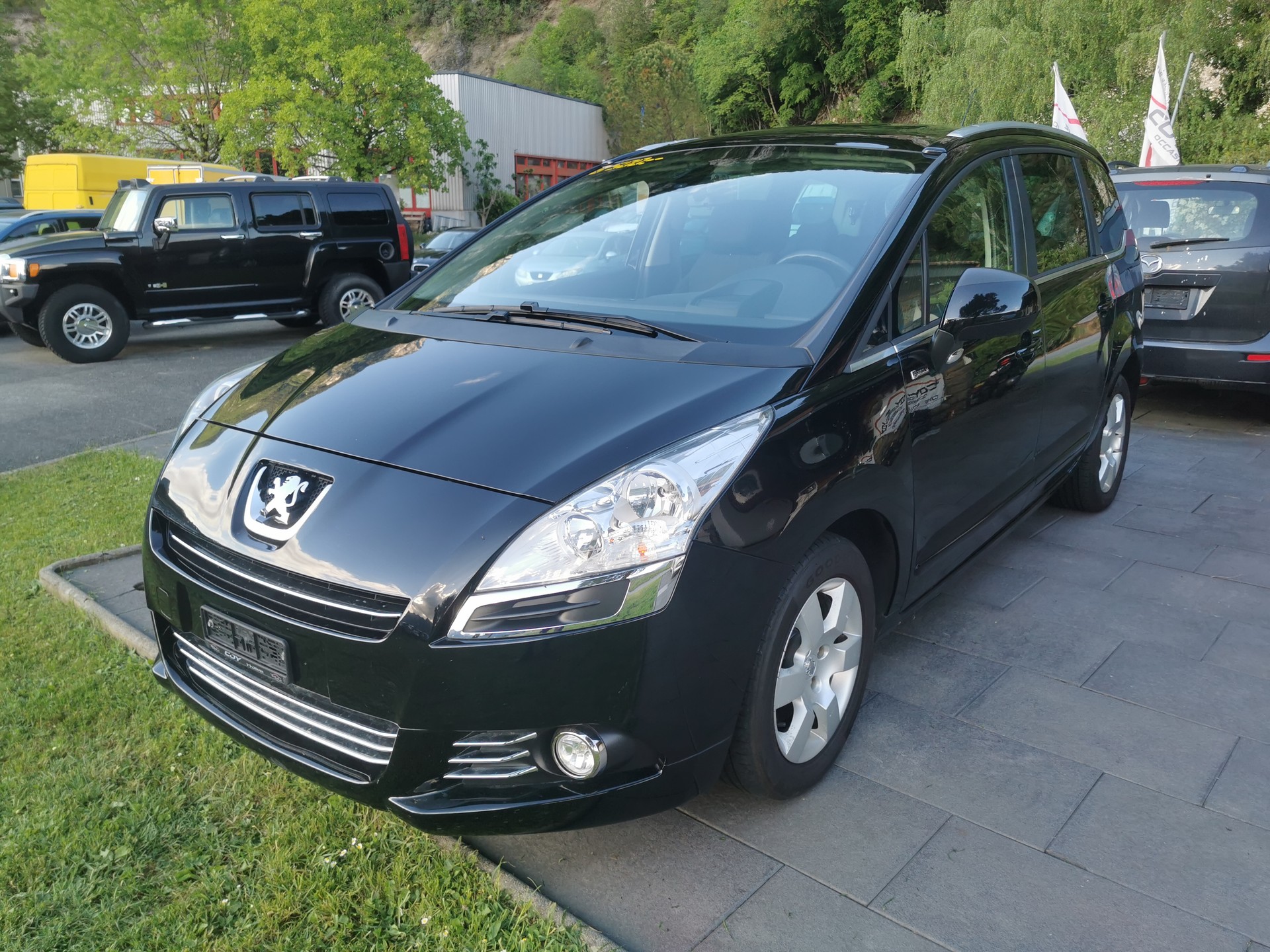 PEUGEOT 5008 1.6 16V T Family Automatic-image-11