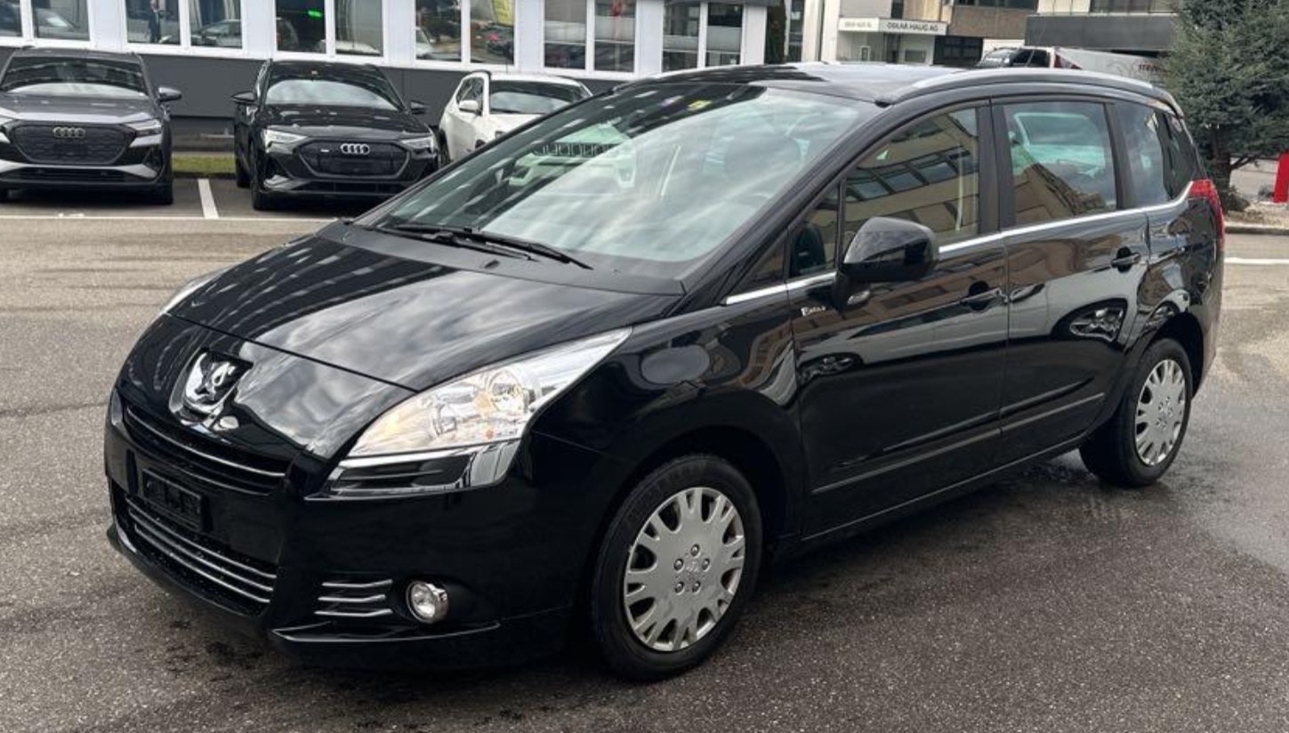 PEUGEOT 5008 1.6 16V T Family Automatic-image-0
