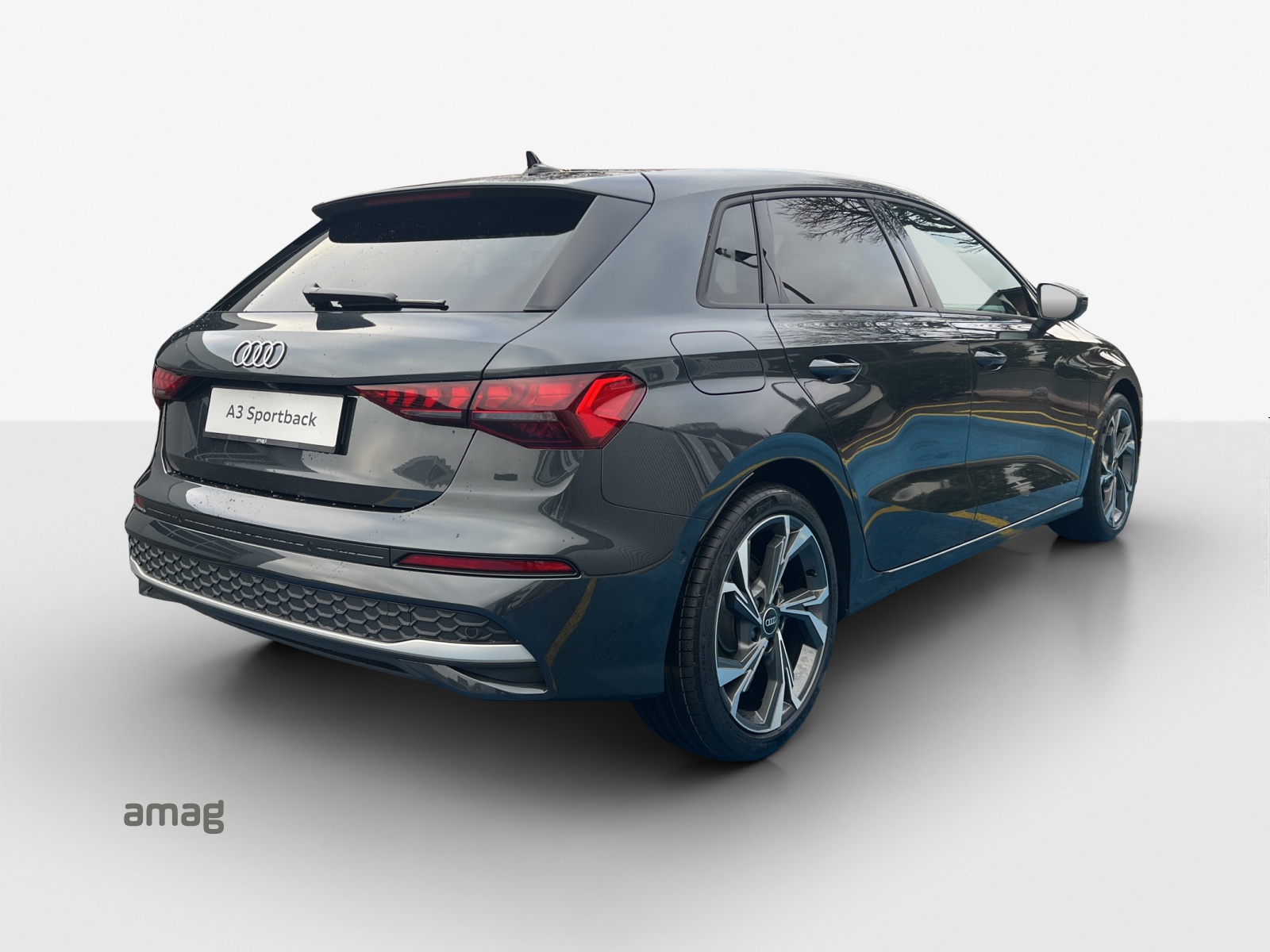 AUDI A3 Sportback 35 TFSI Attraction S-tronic-image-4