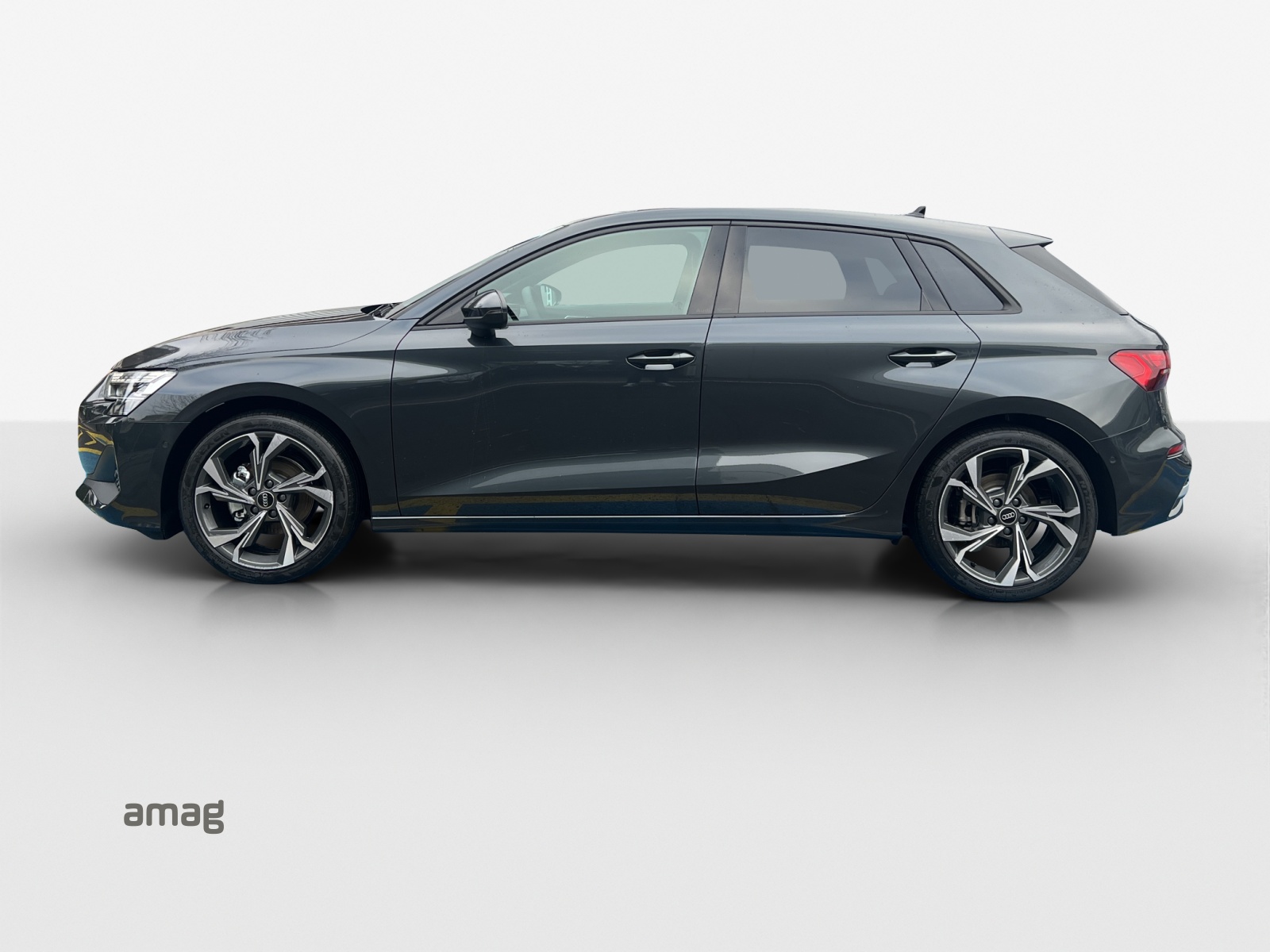 AUDI A3 Sportback 35 TFSI Attraction S-tronic-image-1
