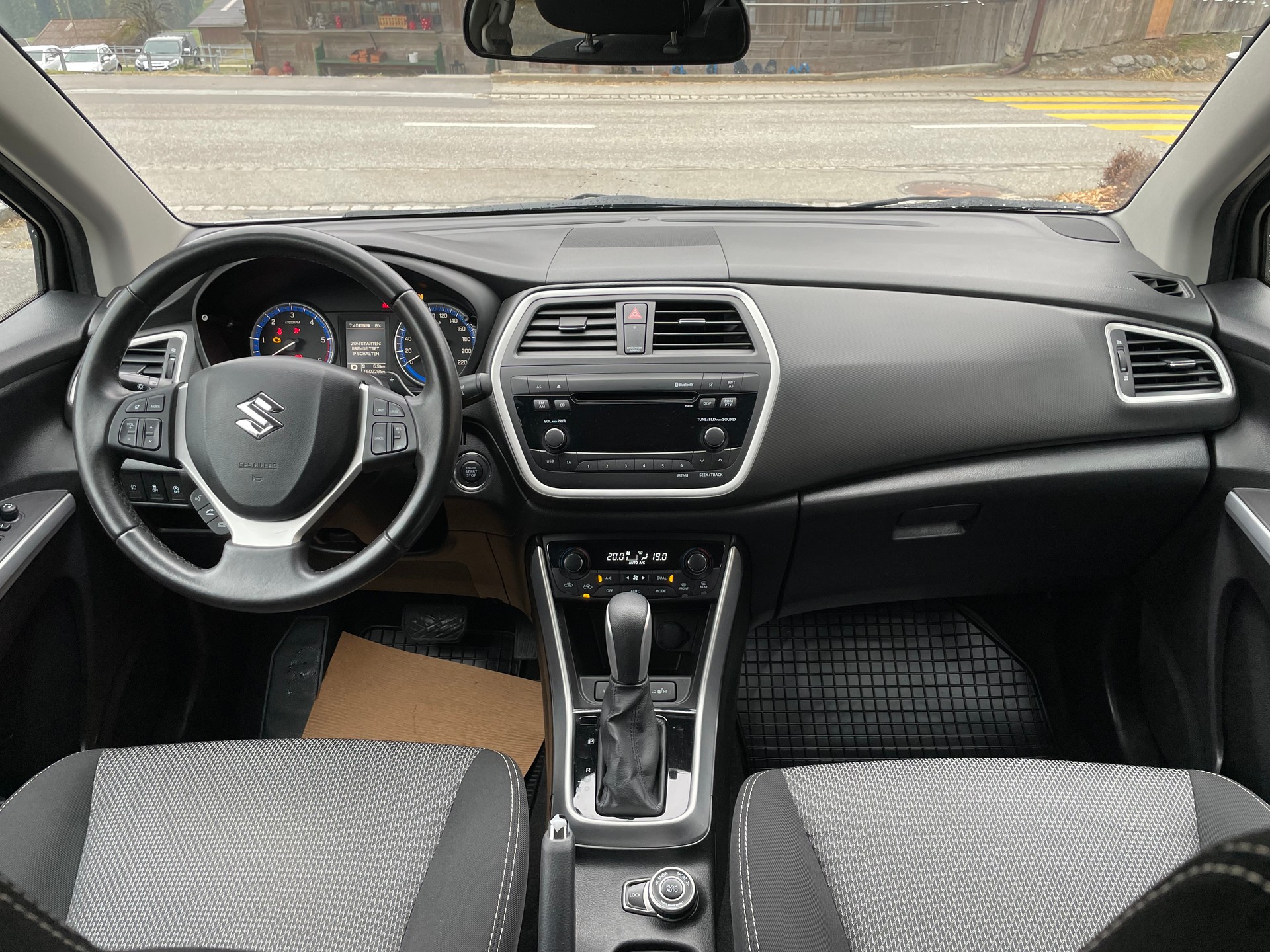 SUZUKI SX4 S-Cross 1.6 TD PizSulai 4WD TCSS-image-7