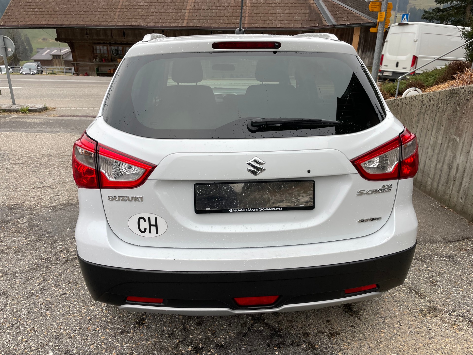 SUZUKI SX4 S-Cross 1.6 TD PizSulai 4WD TCSS-image-3
