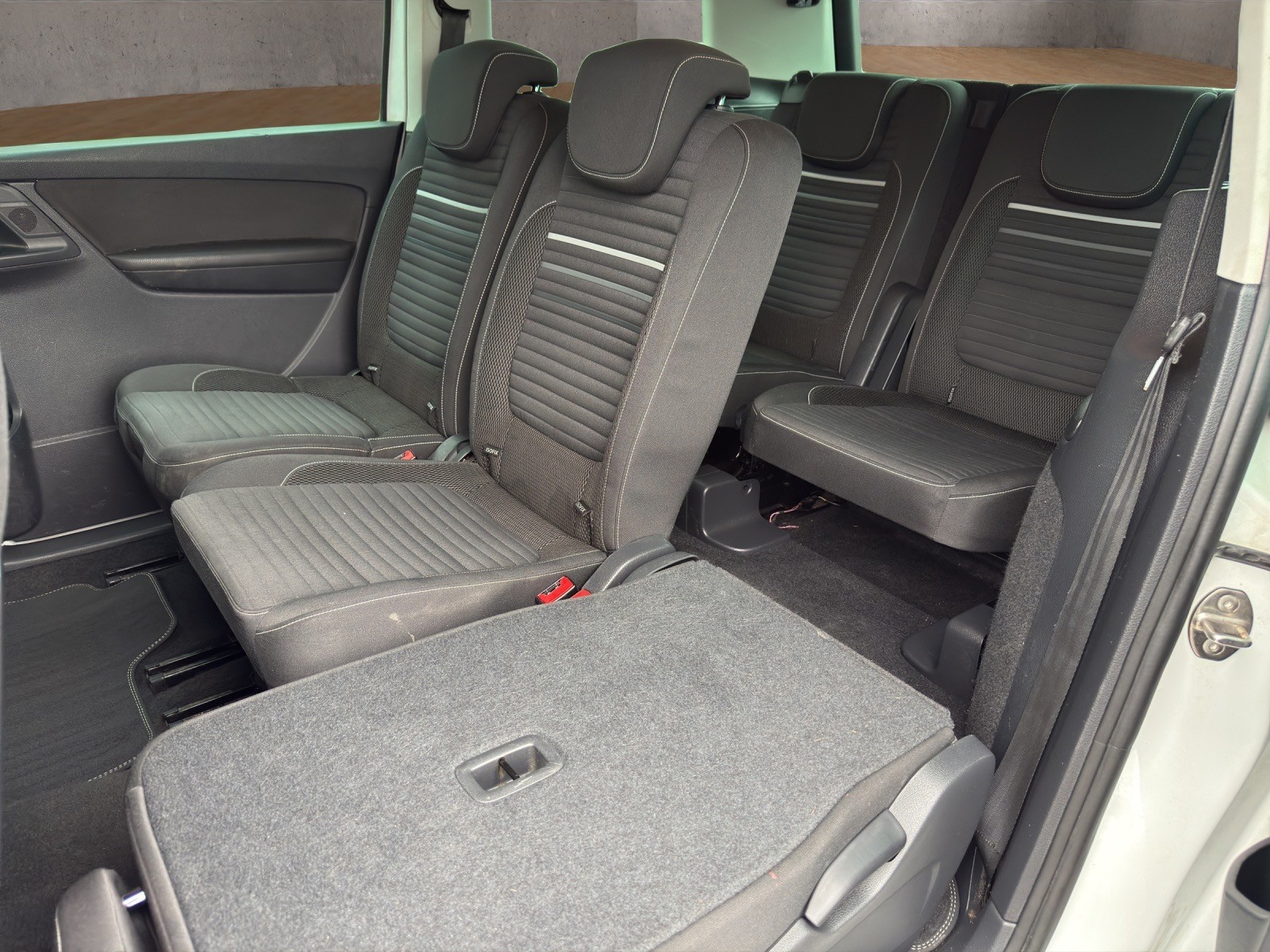 VW Sharan 1.4 TSI BMT Comfortline DSG-image-7