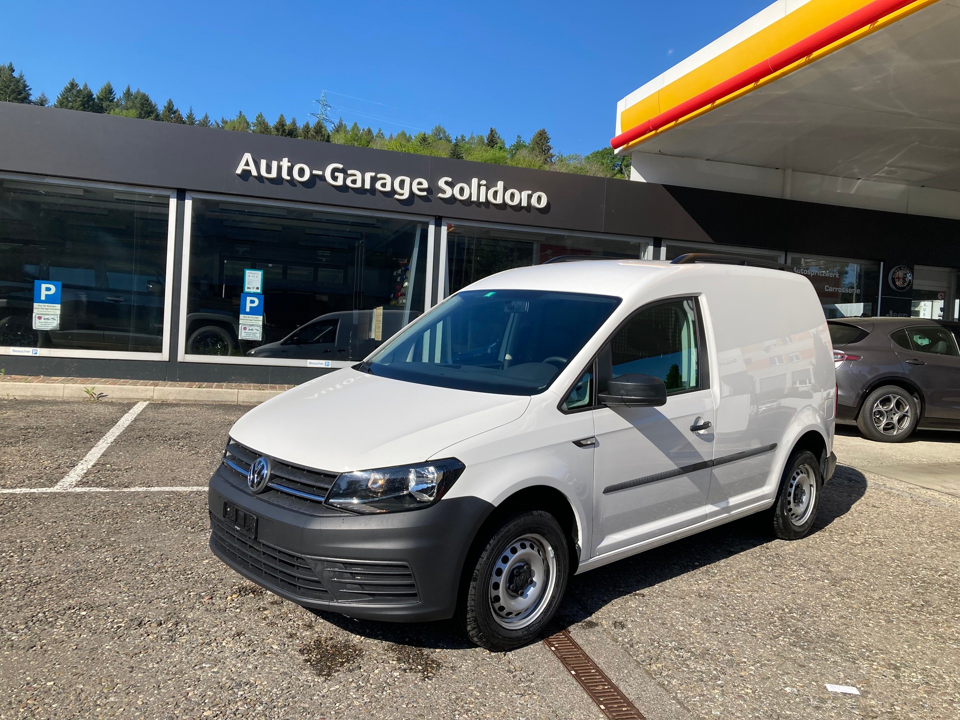 VW Caddy 2.0TDI BlueMotion Technology-image-7