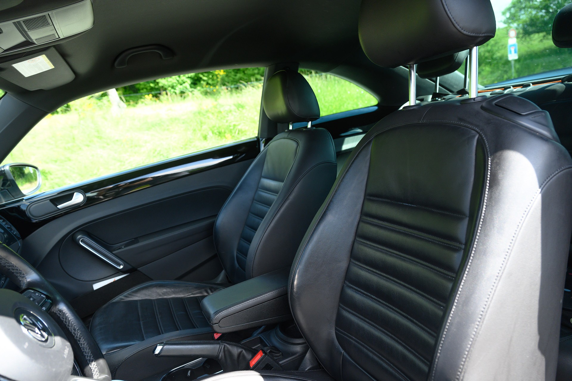 VW Beetle 2.0 TSI Sport DSG-image-5