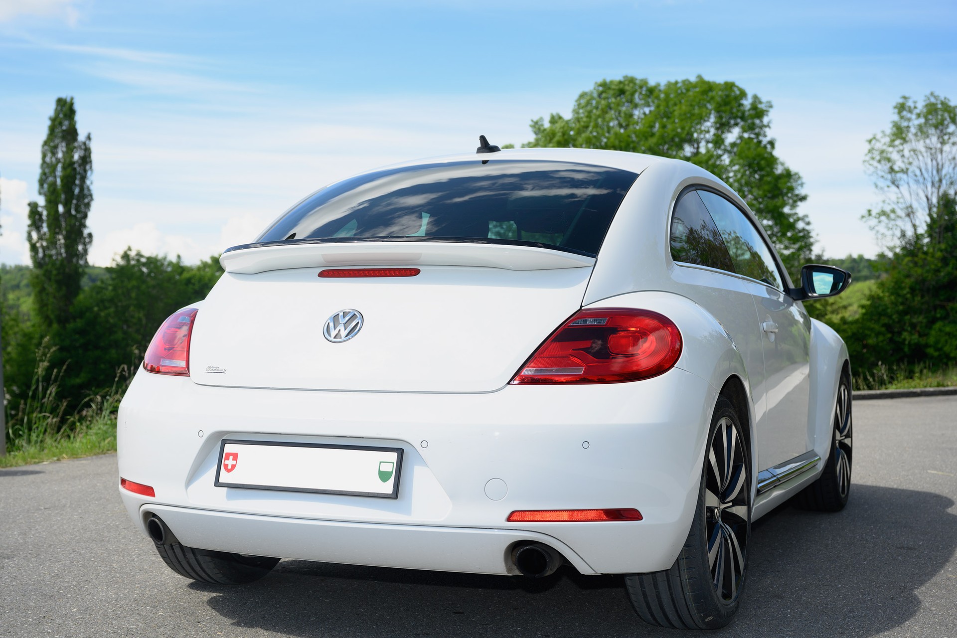 VW Beetle 2.0 TSI Sport DSG-image-2