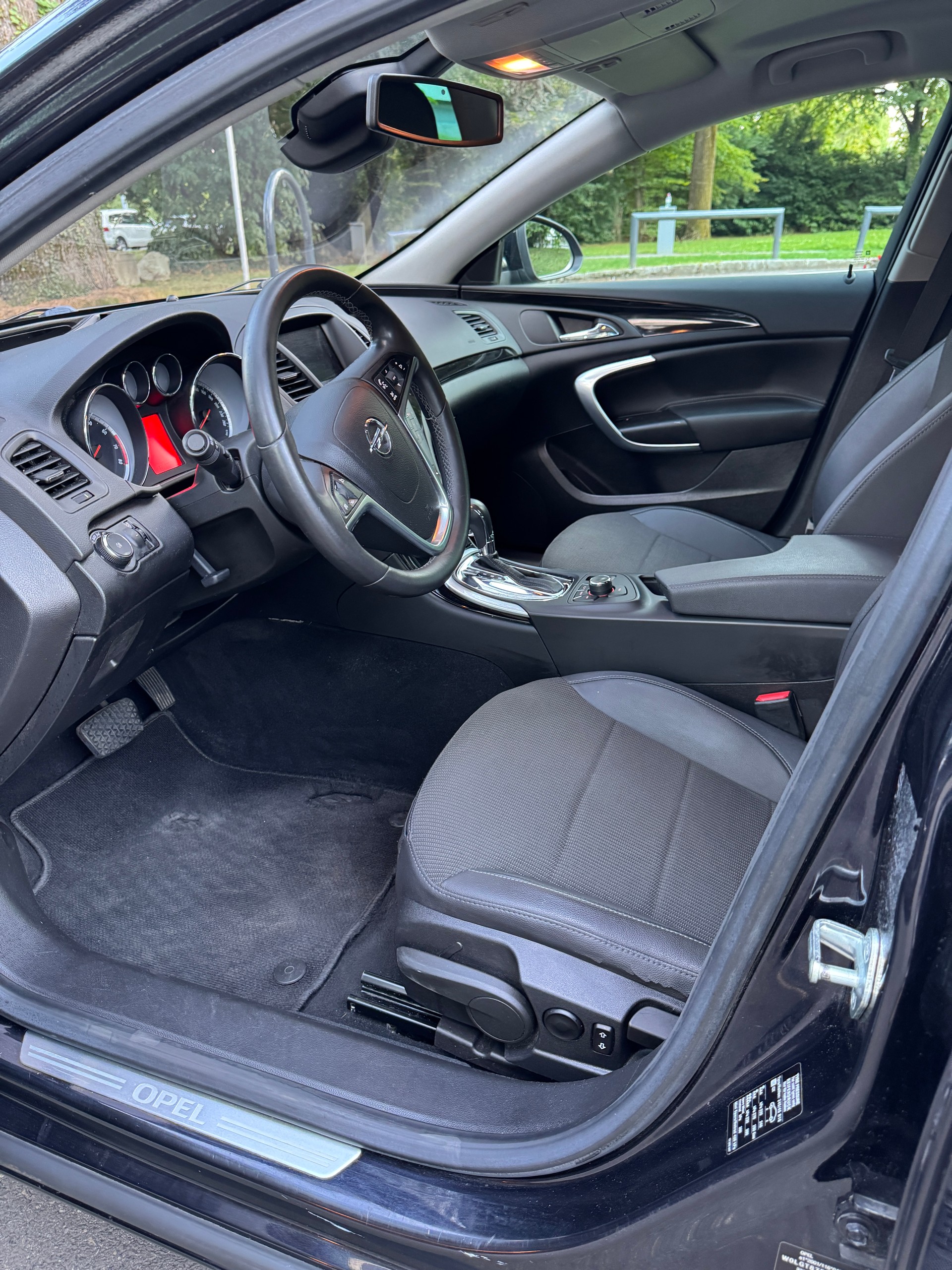 OPEL Insignia Sports Tourer 2.0 Turbo Automatic-image-8